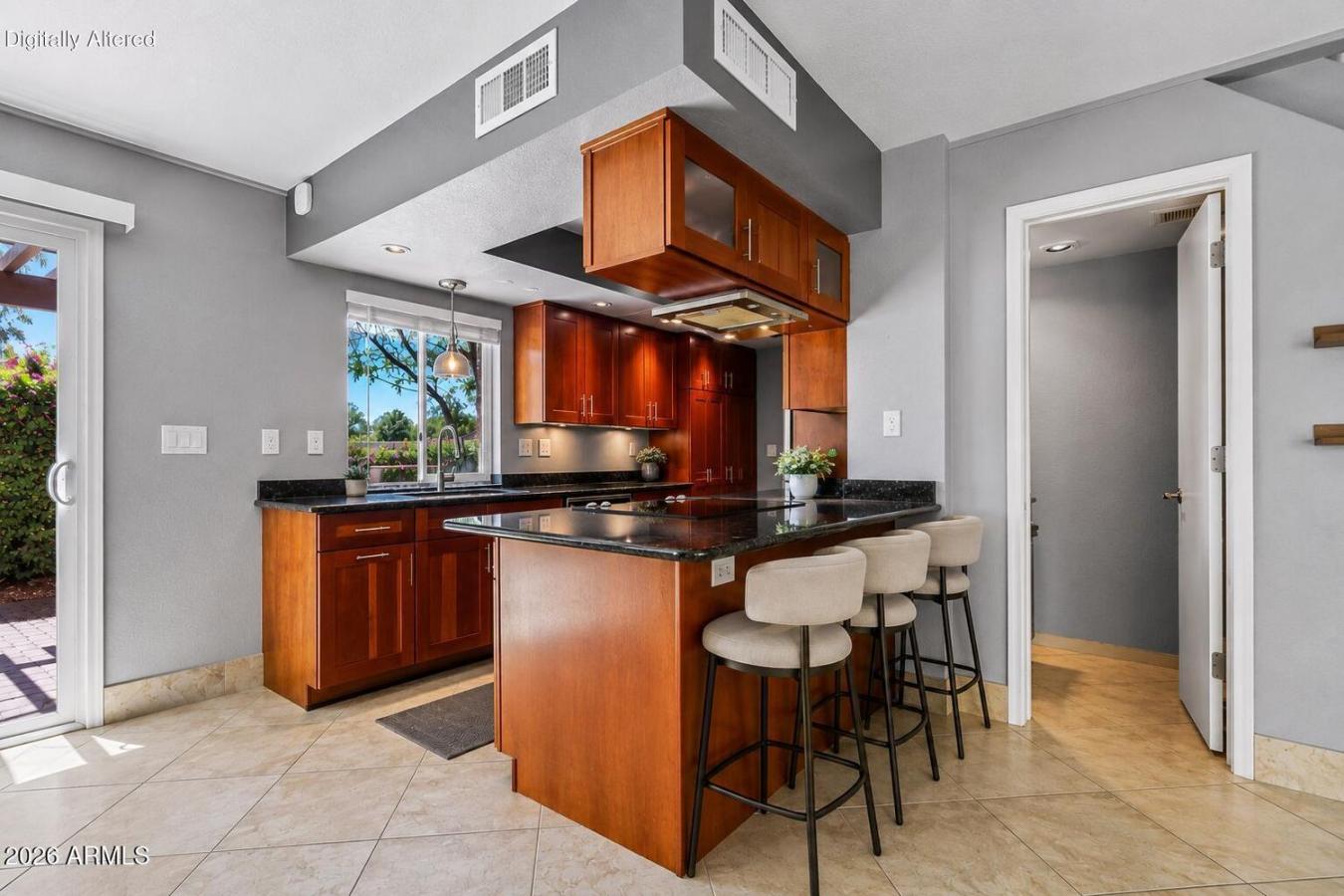 Tucked into the heart of the Ahwatukee Foothills, this charming end-un – image 8