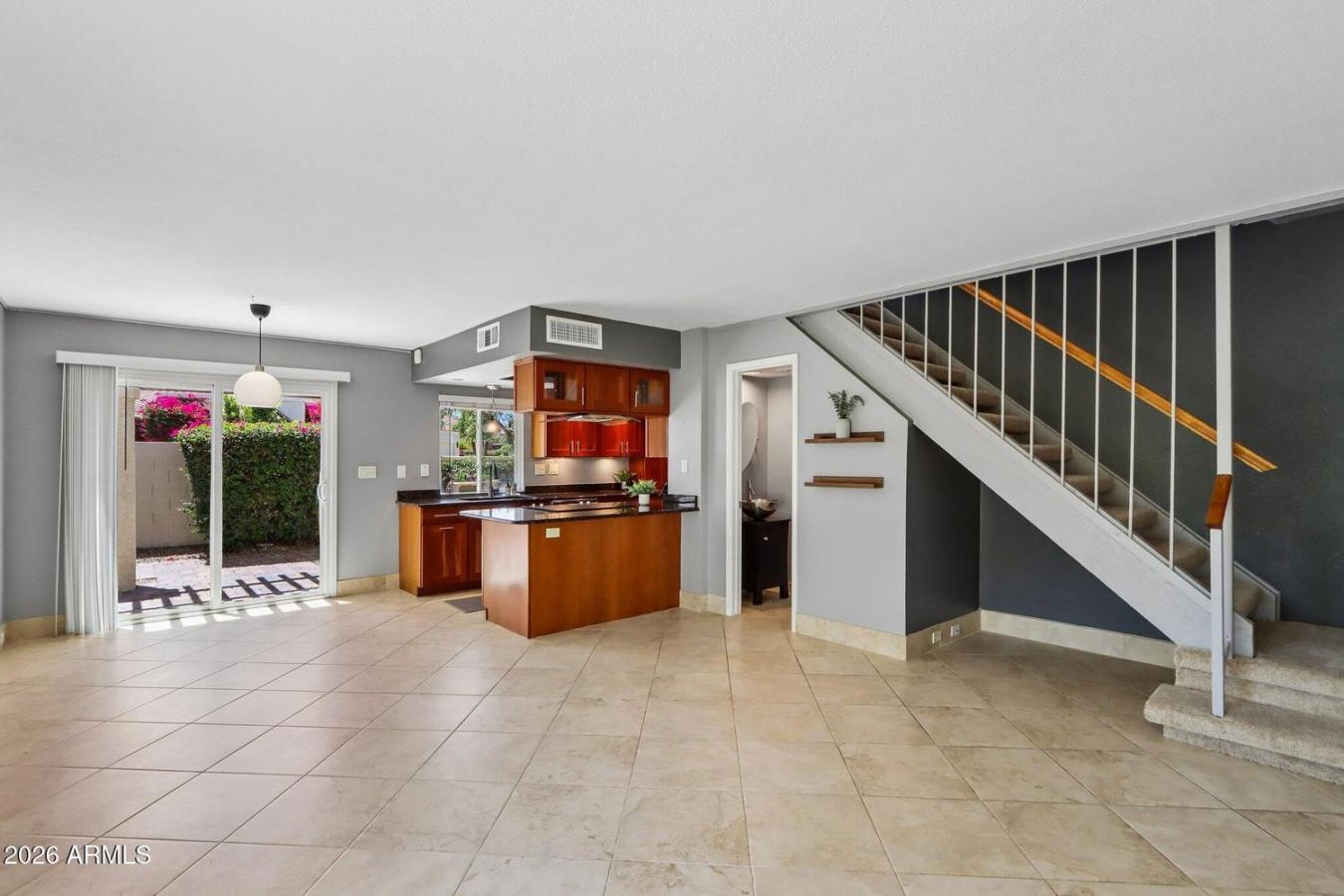 Tucked into the heart of the Ahwatukee Foothills, this charming end-un – image 11