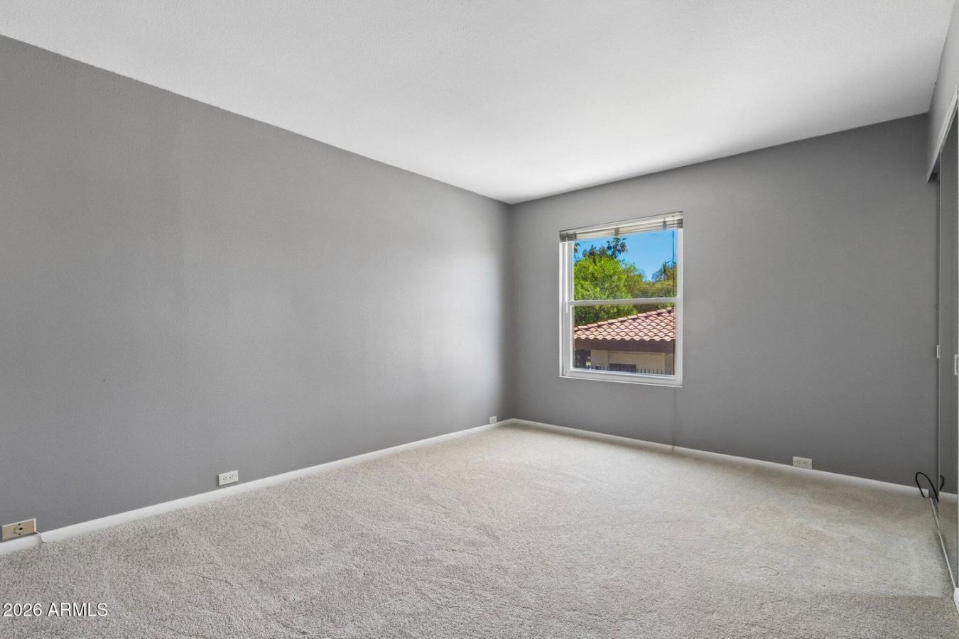 Tucked into the heart of the Ahwatukee Foothills, this charming end-un – image 16