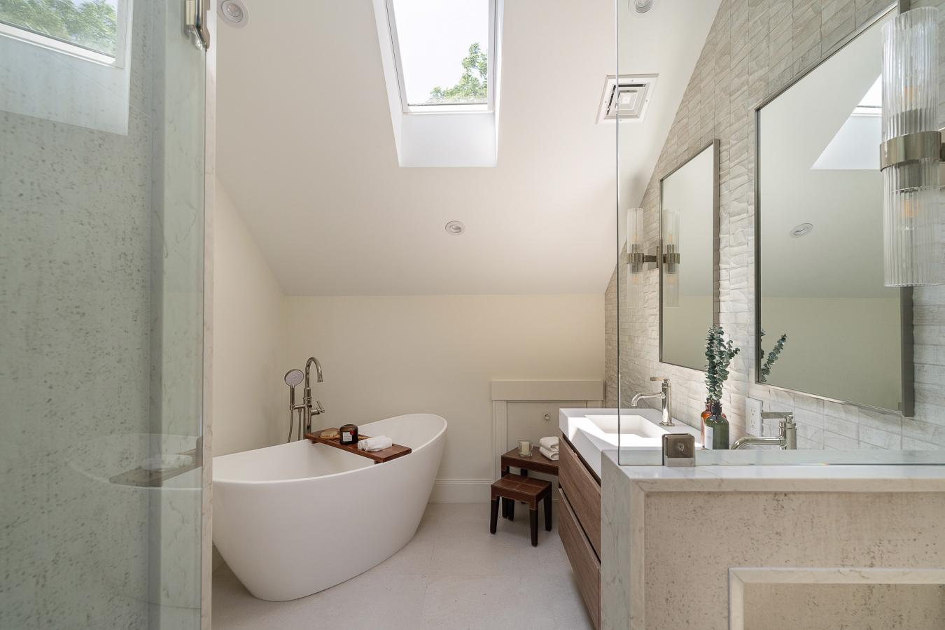 11 Mount Auburn Street, Cambridge, MA, 02138, United States, 4 Bedrooms Bedrooms, ,4 BathroomsBathrooms,Residential,For Sale,11 Mount Auburn Street,73552985