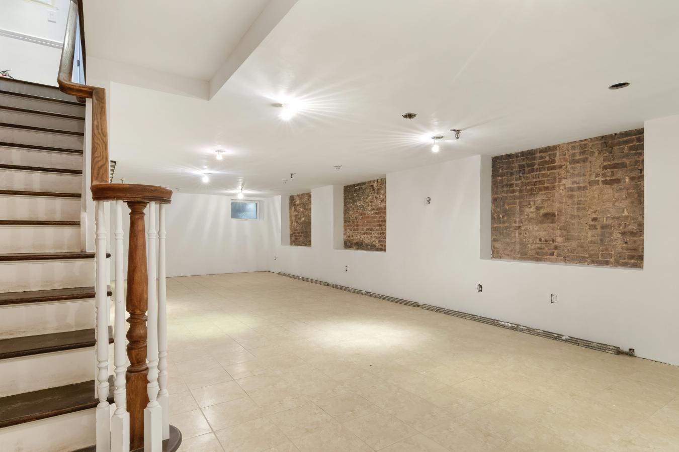 2007 FIFTH AVENUE, South Harlem, NY, 10035, United States, 4 Bedrooms Bedrooms, ,5 BathroomsBathrooms,Residential,For Sale,2007 FIFTH AVENUE,229555
