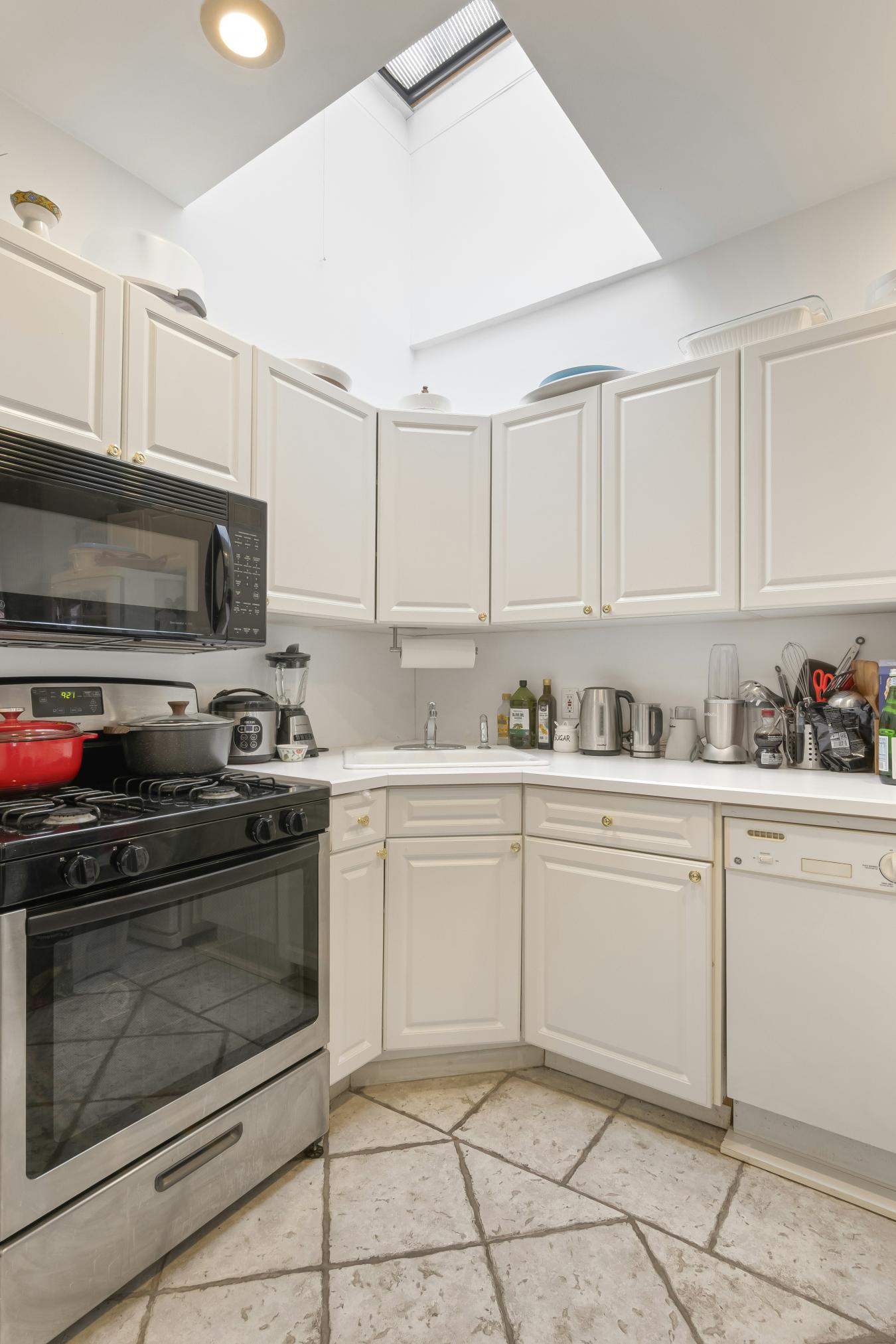 2007 FIFTH AVENUE, South Harlem, NY, 10035, United States, 4 Bedrooms Bedrooms, ,5 BathroomsBathrooms,Residential,For Sale,2007 FIFTH AVENUE,229555