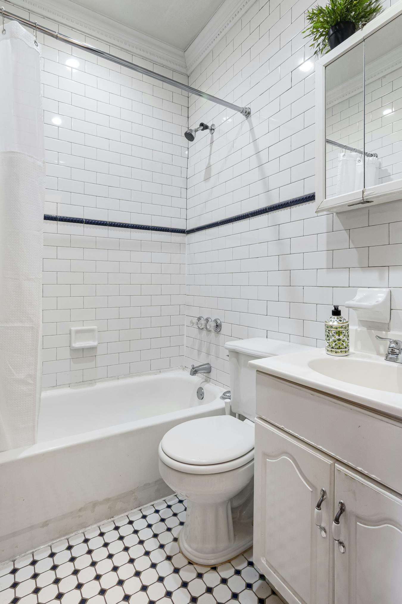 2007 FIFTH AVENUE, South Harlem, NY, 10035, United States, 4 Bedrooms Bedrooms, ,5 BathroomsBathrooms,Residential,For Sale,2007 FIFTH AVENUE,229555