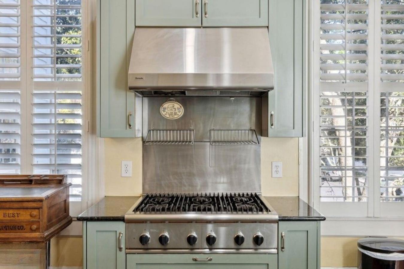 601 Bay Street, Beaufort, Beaufort, 29902, United States, 6 Bedrooms Bedrooms, ,6 BathroomsBathrooms,Residential,For Sale,601 Bay Street,197593