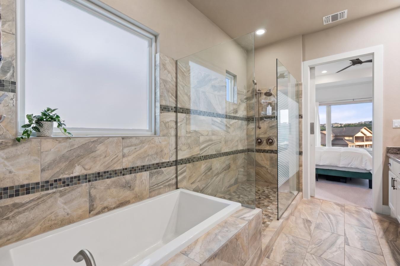 202 Marina View Way, Lakeway, Travis, 78734, United States, 3 Bedrooms Bedrooms, ,2 BathroomsBathrooms,Residential,For Sale,202 Marina View Way,7203836