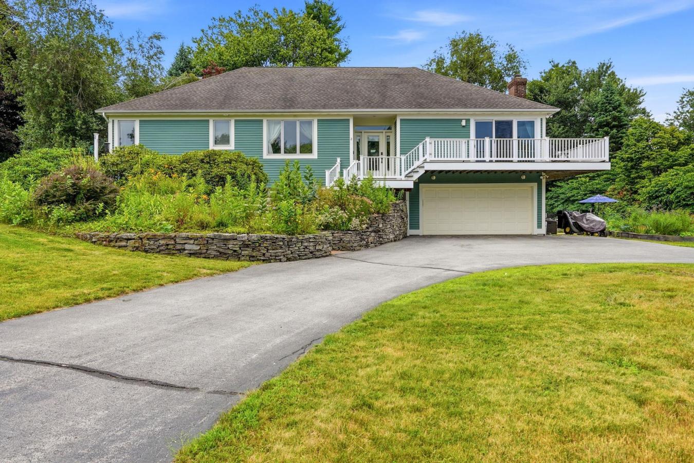 2 Fairview Drive, Concord, NH-Merrimack, 03301, United States, 4 Bedrooms Bedrooms, ,3 BathroomsBathrooms,Residential,For Sale,2 Fairview Drive,5101512
