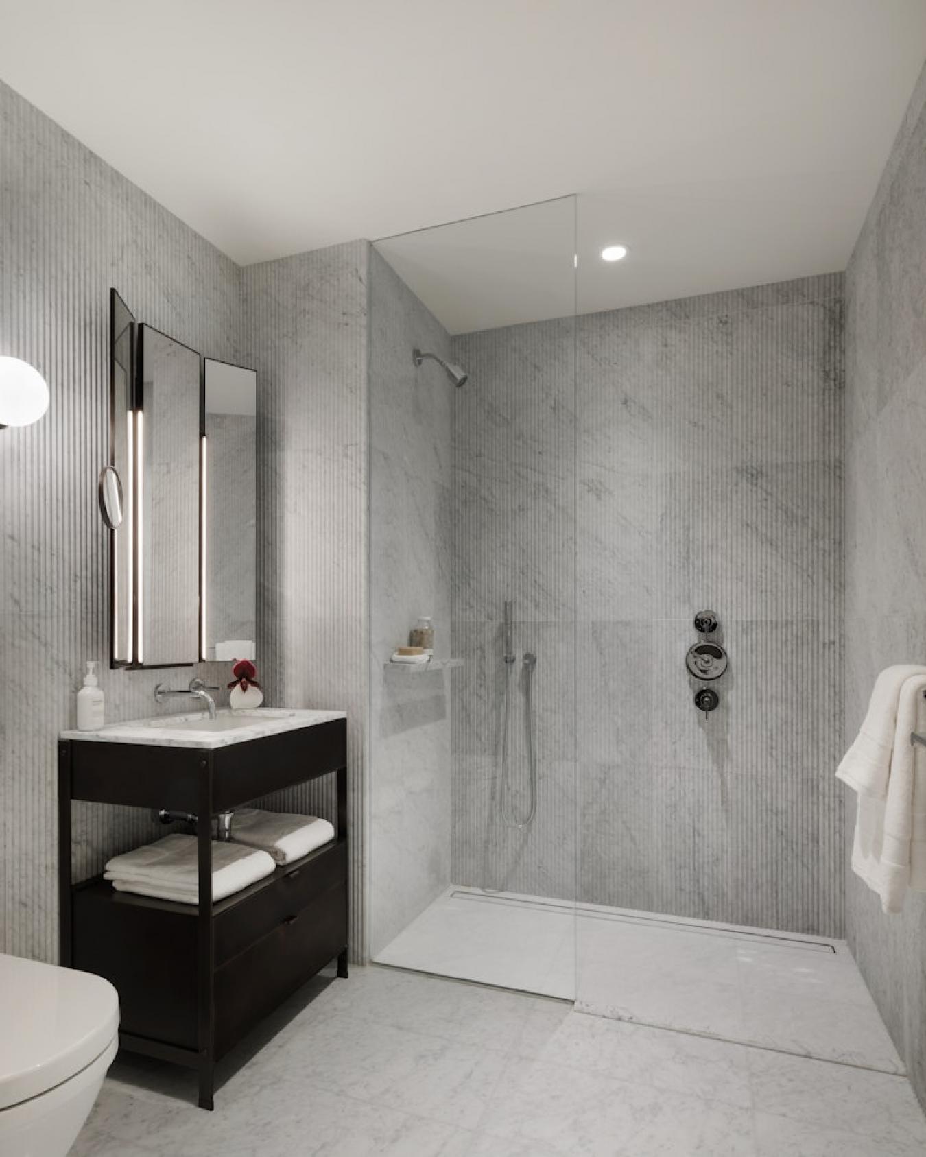135 East 47th Street, New York, NY, 10017, United States, 1 Bedroom Bedrooms, ,1 BathroomBathrooms,Residential,For Sale,135 East 47th Street,229675