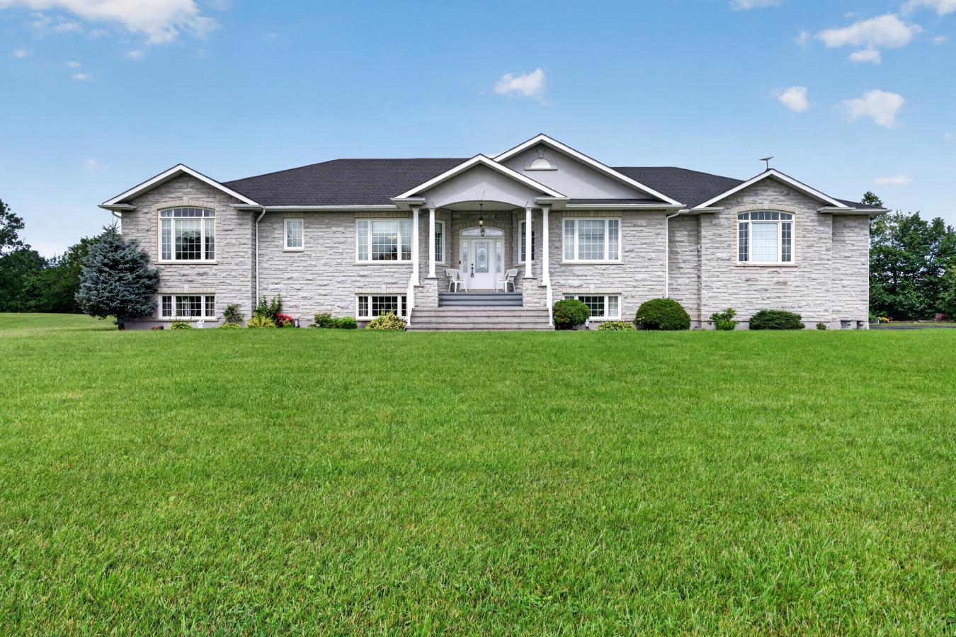 3081 Latimer Road, Elginburg, Frontenac, K0H 1X0, Canada, 4 Bedrooms Bedrooms, ,3 BathroomsBathrooms,Residential,For Sale,3081 Latimer Road,X13638428