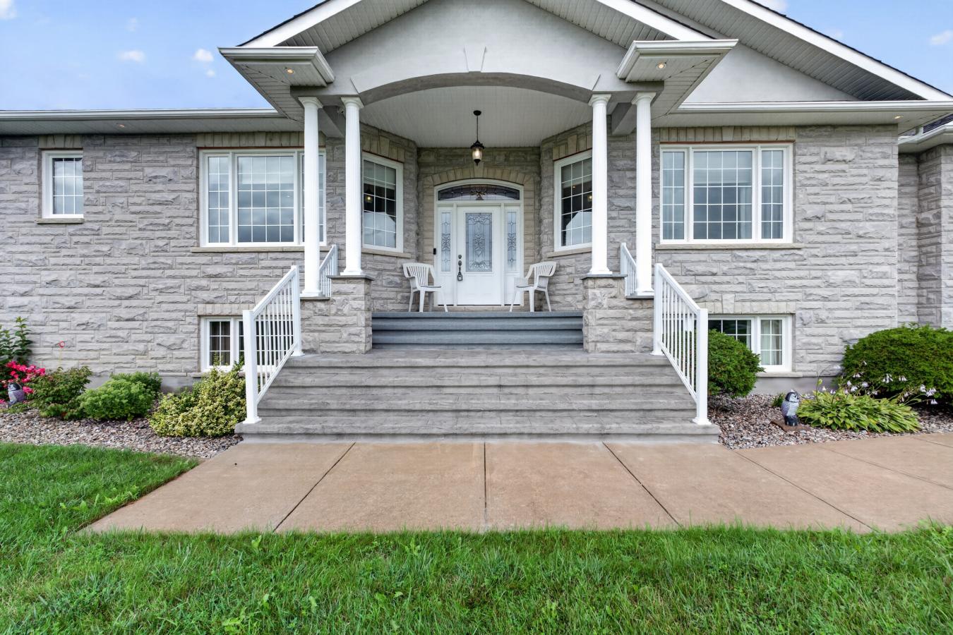 3081 Latimer Road, Elginburg, Frontenac, K0H 1X0, Canada, 4 Bedrooms Bedrooms, ,3 BathroomsBathrooms,Residential,For Sale,3081 Latimer Road,X13638428