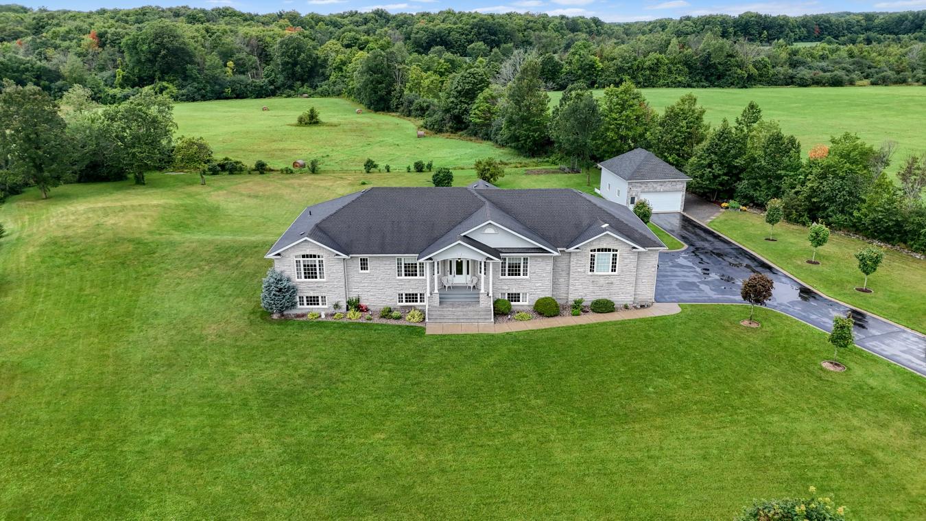 3081 Latimer Road, Elginburg, Frontenac, K0H 1X0, Canada, 4 Bedrooms Bedrooms, ,3 BathroomsBathrooms,Residential,For Sale,3081 Latimer Road,X13638428