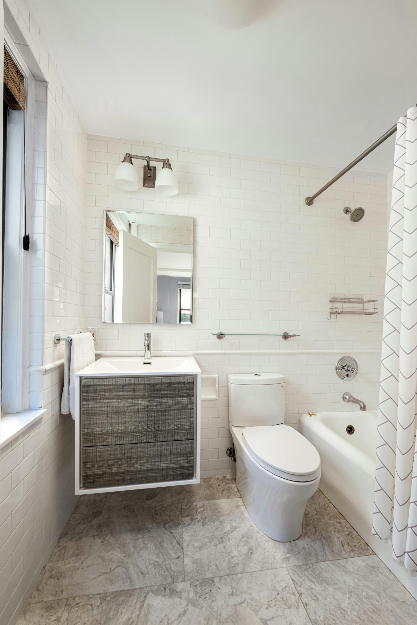 220 EAST 73RD STREET, New York, NY, 10021, United States, 2 Bedrooms Bedrooms, ,2 BathroomsBathrooms,Residential,For Sale,220 EAST 73RD STREET,229682