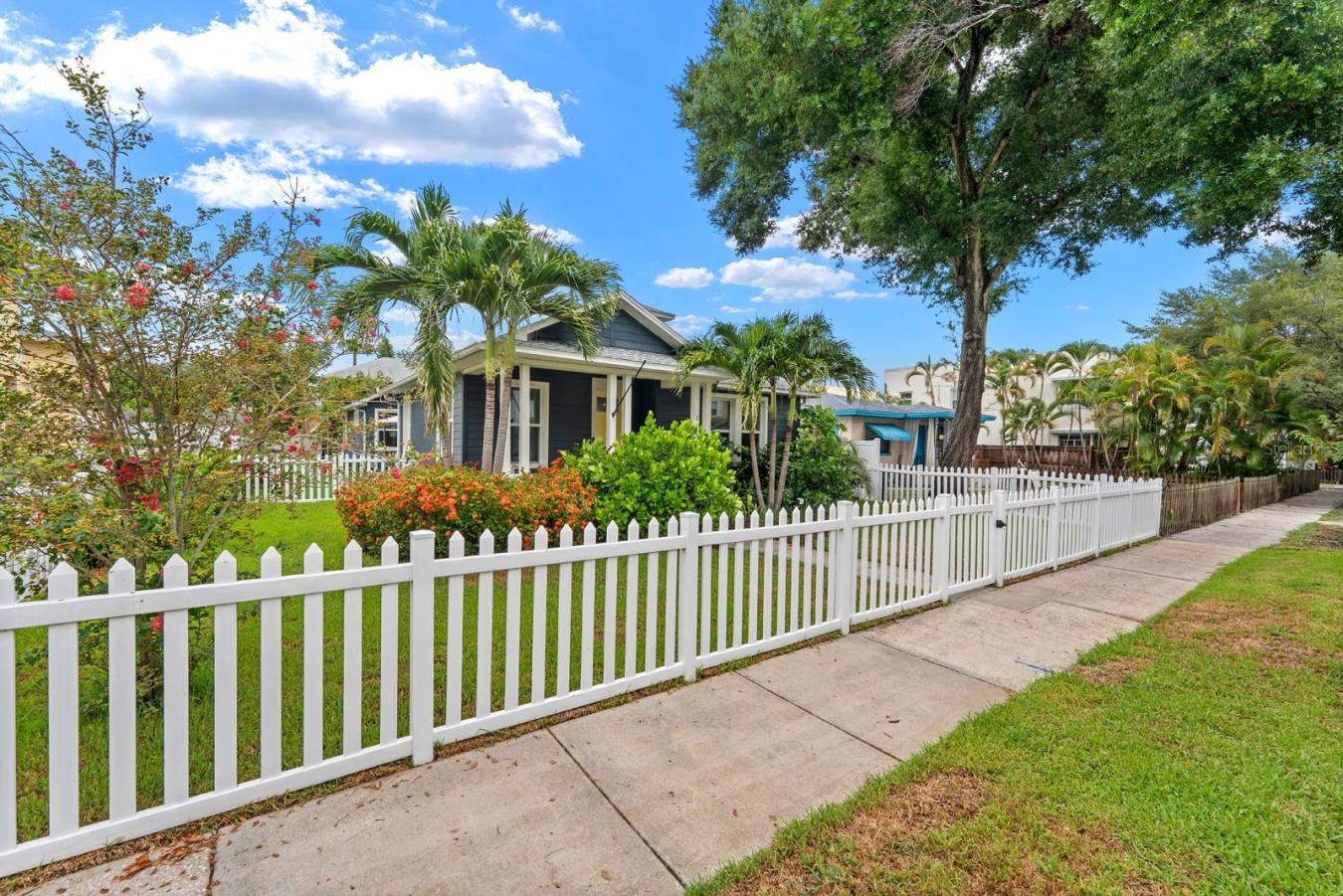 1028 5th Street N, Saint Petersburg, Pinellas, 33701, United States, 4 Bedrooms Bedrooms, ,4 BathroomsBathrooms,Residential,For Sale,1028 5th Street N,TB8525269