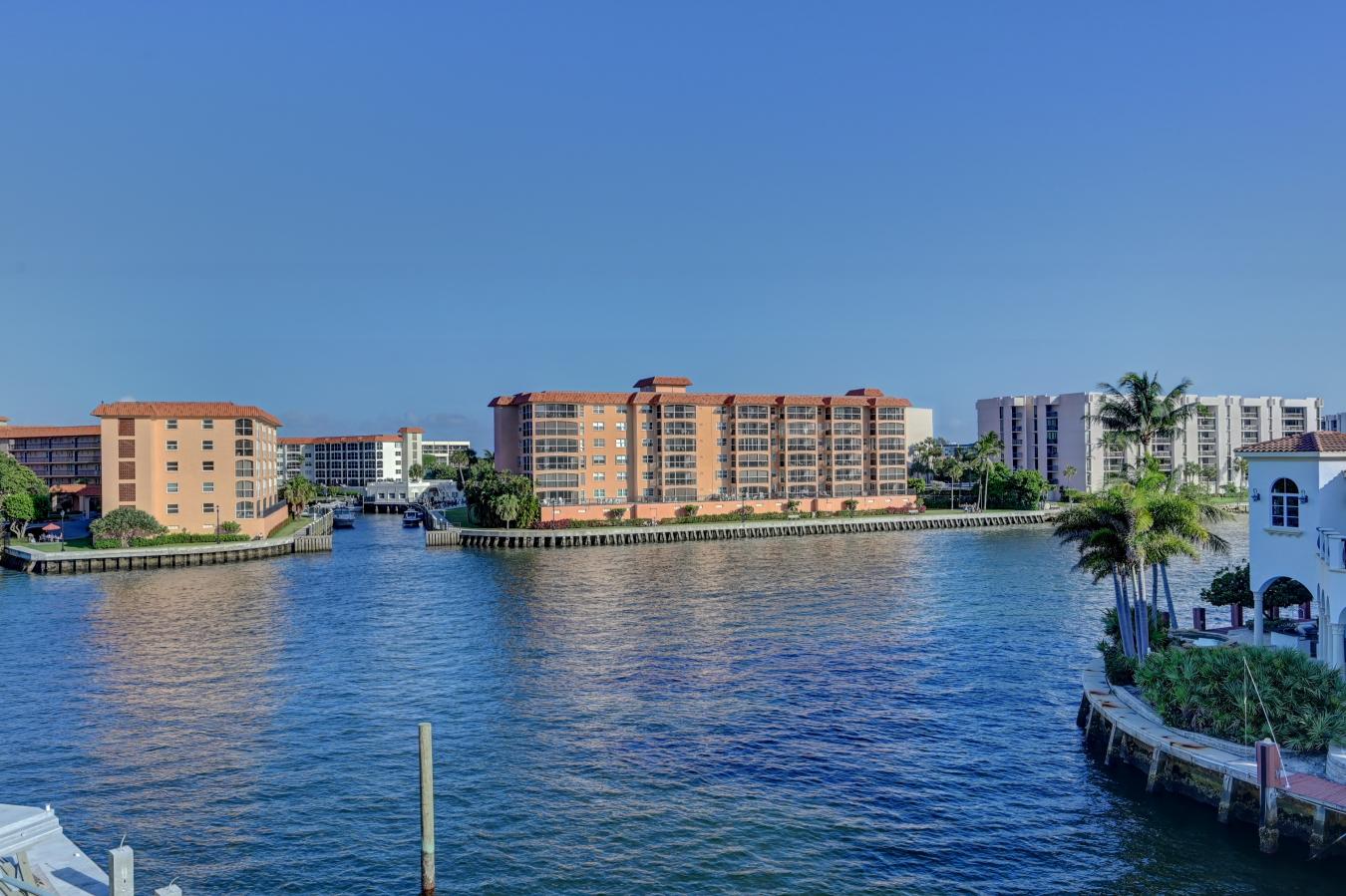 One of the most unique waterfront &amp; locations in all of Boca R – image 3