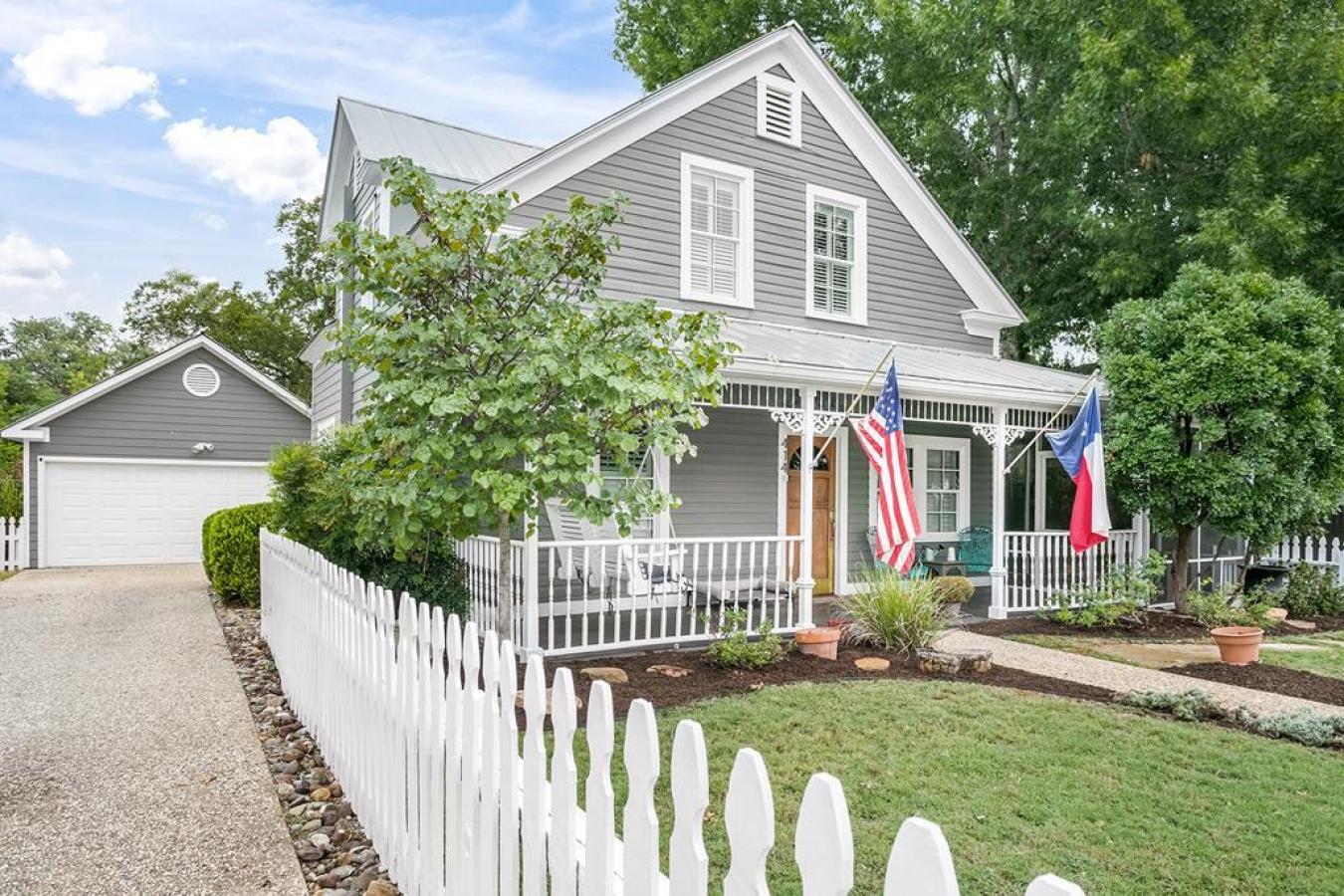 414 E Schubert Street, Fredericksburg, Gillespie, 78624, United States, 3 Bedrooms Bedrooms, ,3 BathroomsBathrooms,Residential,For Sale,414 E Schubert Street,105097