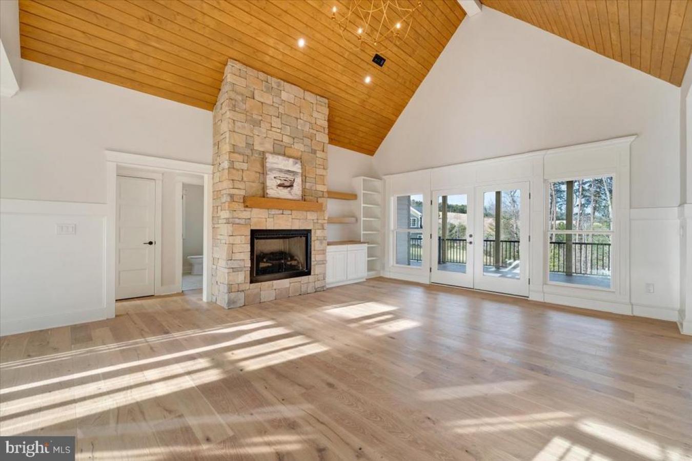 639 Compass Cove, Moneta, FRANKLIN, 24121, United States, 5 Bedrooms Bedrooms, ,4 BathroomsBathrooms,Residential,For Sale,639 Compass Cove,922905