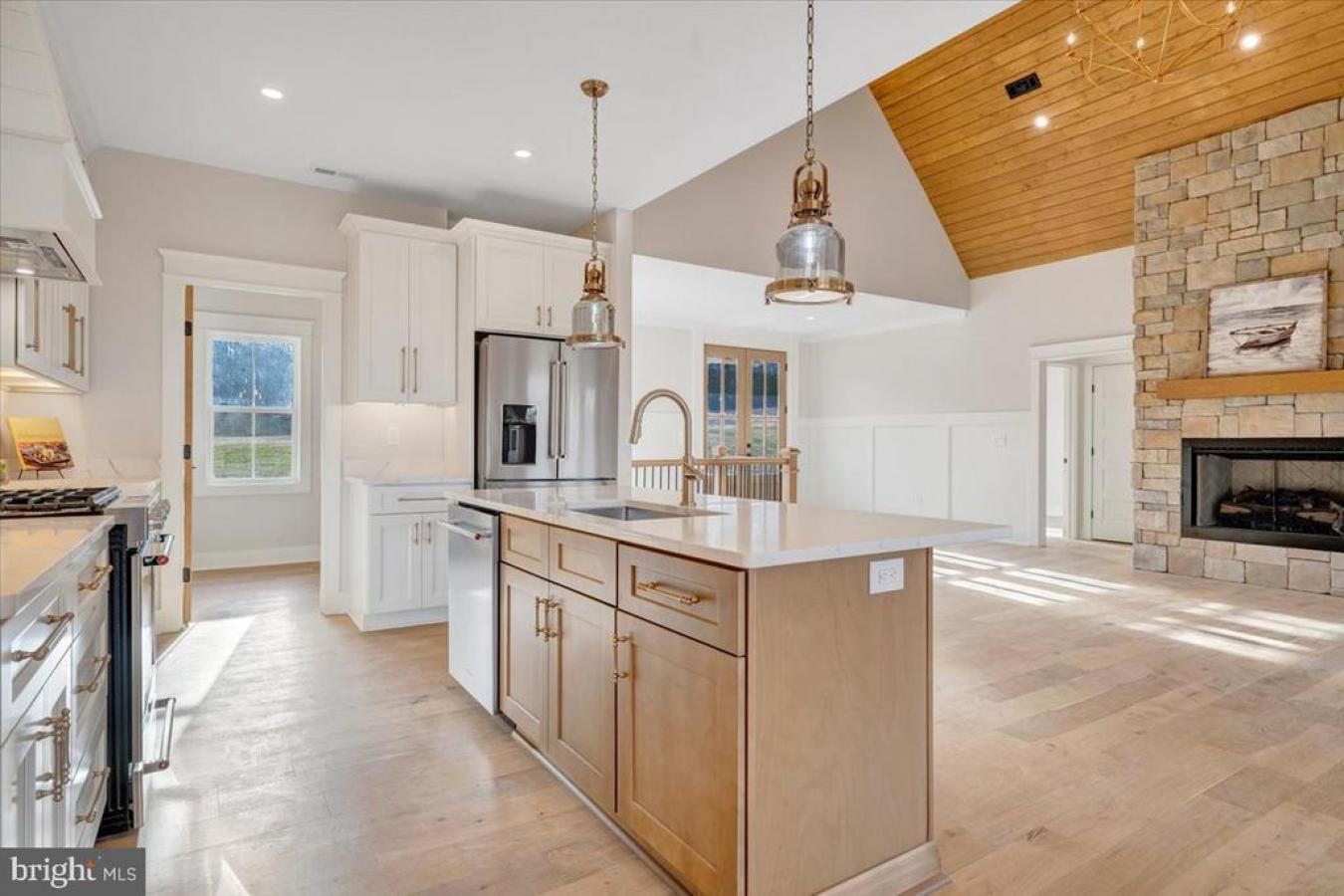 639 Compass Cove, Moneta, FRANKLIN, 24121, United States, 5 Bedrooms Bedrooms, ,4 BathroomsBathrooms,Residential,For Sale,639 Compass Cove,922905