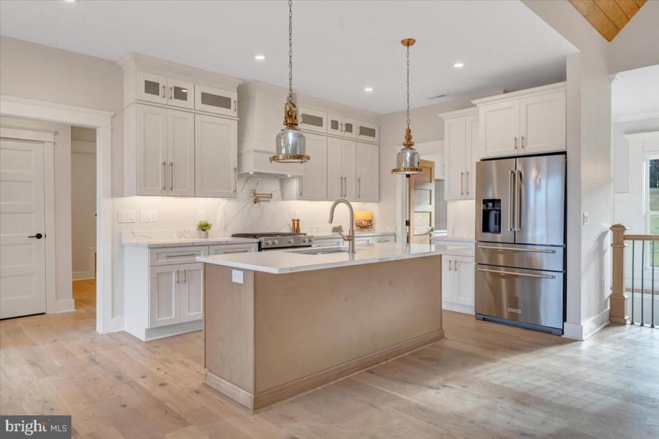 639 Compass Cove, Moneta, FRANKLIN, 24121, United States, 5 Bedrooms Bedrooms, ,4 BathroomsBathrooms,Residential,For Sale,639 Compass Cove,922905