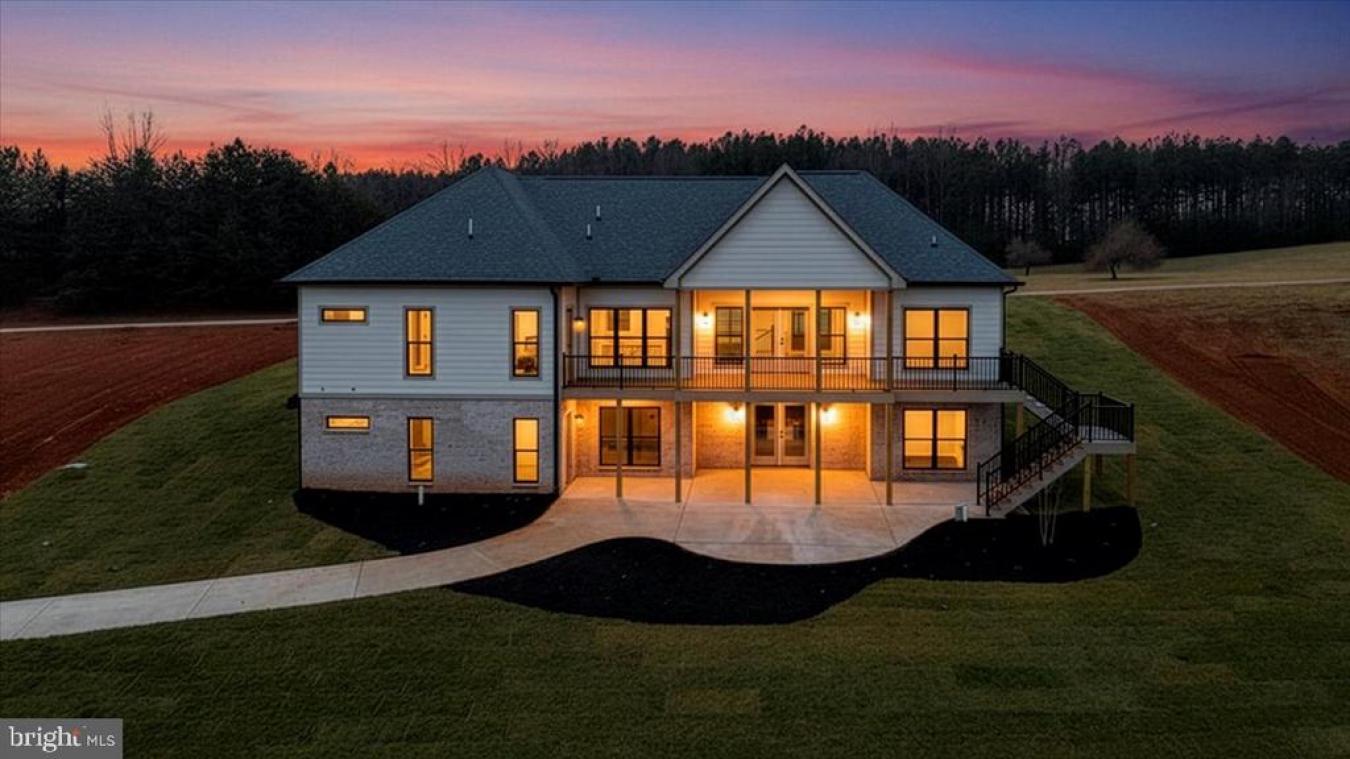 639 Compass Cove, Moneta, FRANKLIN, 24121, United States, 5 Bedrooms Bedrooms, ,4 BathroomsBathrooms,Residential,For Sale,639 Compass Cove,922905