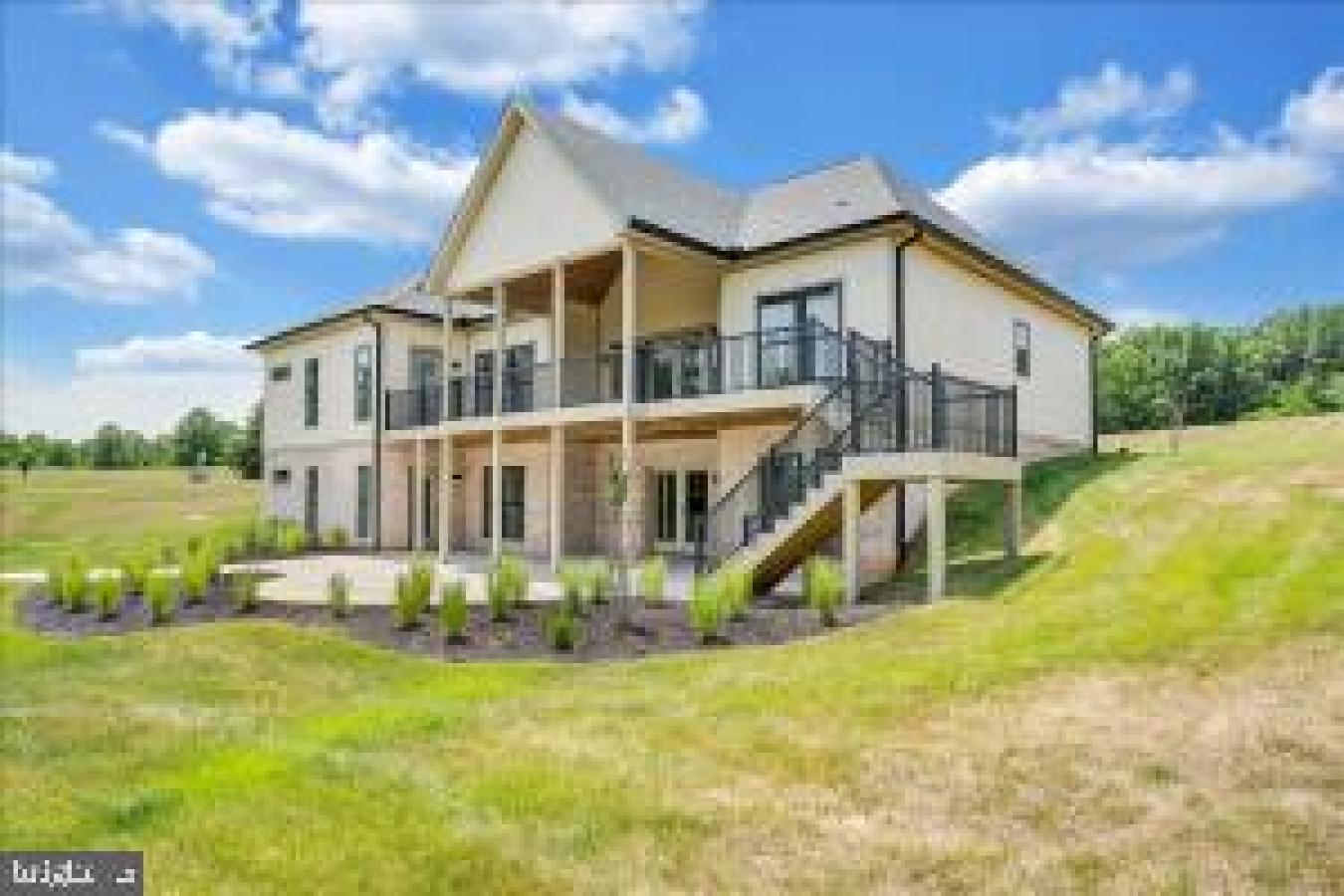 639 Compass Cove, Moneta, FRANKLIN, 24121, United States, 5 Bedrooms Bedrooms, ,4 BathroomsBathrooms,Residential,For Sale,639 Compass Cove,922905