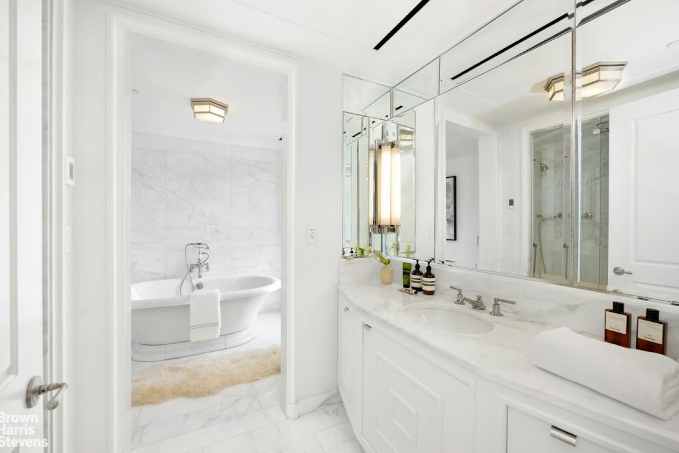 18 GRAMERCY PARK SOUTH, Gramercy Park, NY, 10003, United States, 4 Bedrooms Bedrooms, ,5 BathroomsBathrooms,Residential,For Sale,18 GRAMERCY PARK SOUTH,231212
