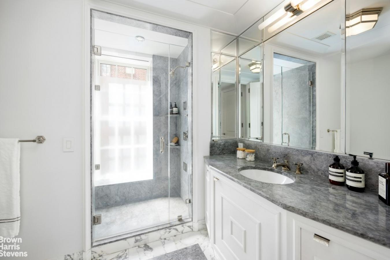 18 GRAMERCY PARK SOUTH, Gramercy Park, NY, 10003, United States, 4 Bedrooms Bedrooms, ,5 BathroomsBathrooms,Residential,For Sale,18 GRAMERCY PARK SOUTH,231212