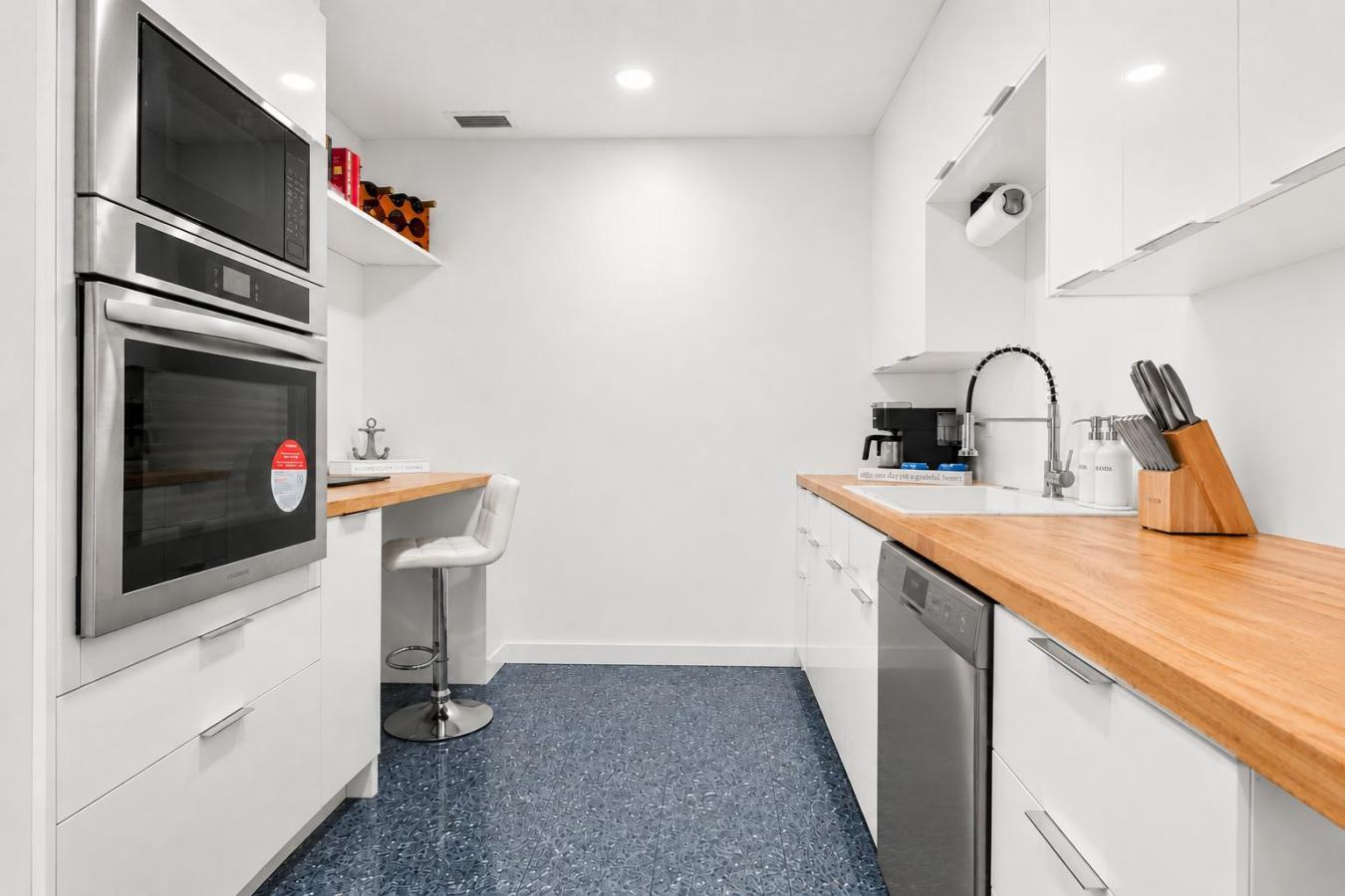 988 BOULEVARD OF THE ARTS, Sarasota, FL, 34236, United States, 3 Bedrooms Bedrooms, ,3 BathroomsBathrooms,Residential,For Sale,988 BOULEVARD OF THE ARTS,226030760