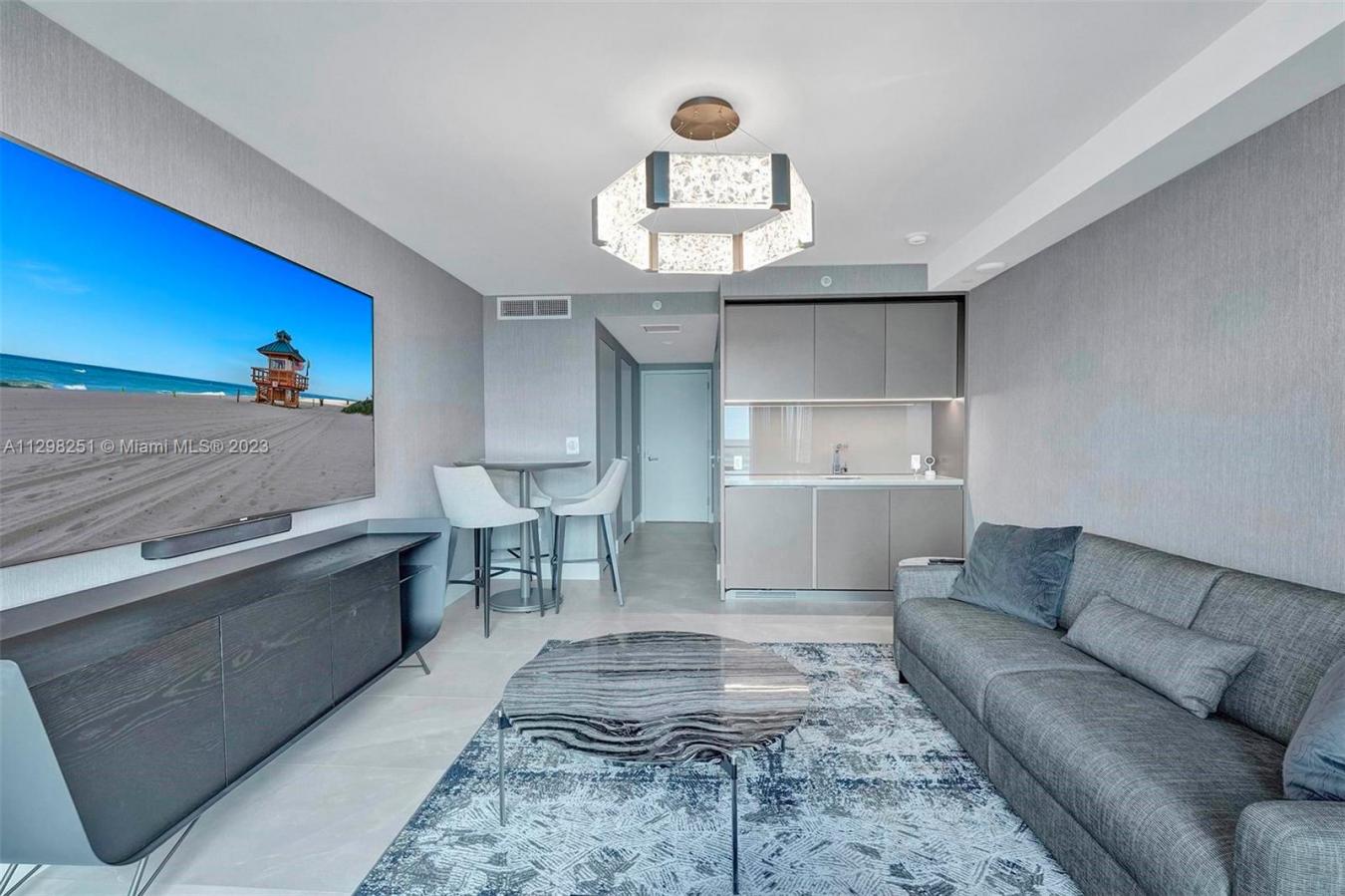 18975 COLLINS AVENUE, SUNNY ISLES BEACH, FL, 33160, United States, ,1 BathroomBathrooms,Residential,For Sale,18975 COLLINS AVENUE,1202350