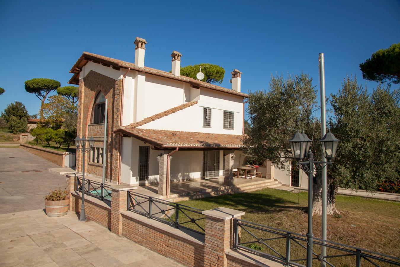 25 Miles Northwest of Rome, Rome, RM, Italy, 15 Bedrooms Bedrooms, ,19 BathroomsBathrooms,Residential,For Sale,25 Miles Northwest of Rome,1202772