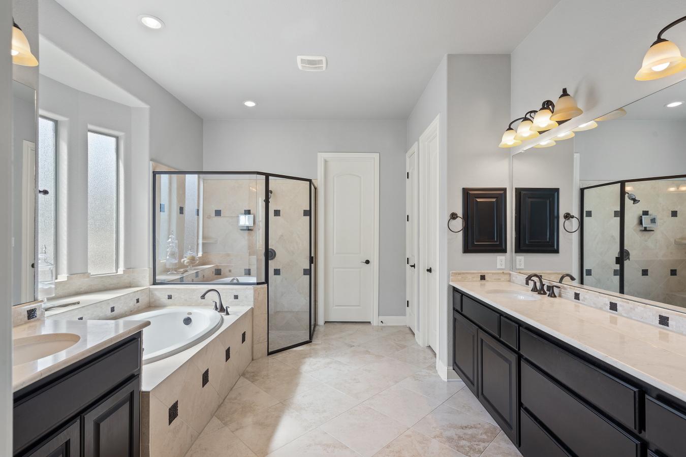 11507 Shoreview Overlook, Austin, TX, 78732, United States, 5 Bedrooms Bedrooms, ,4 BathroomsBathrooms,Residential,For Sale,11507 Shoreview Overlook,1220573