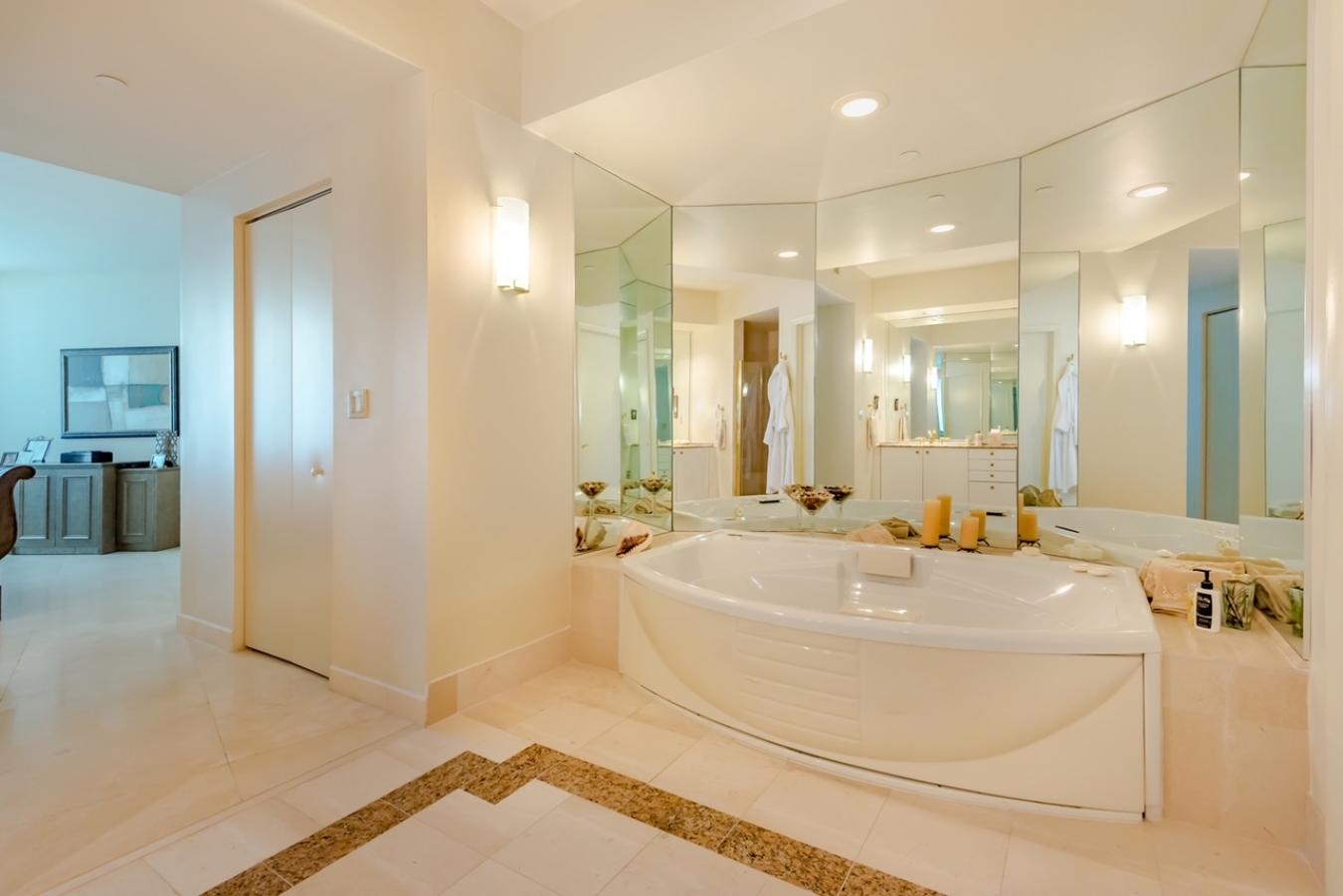 300 S Pointe Drive, Miami Beach, FL, 33139, United States, 2 Bedrooms Bedrooms, ,3 BathroomsBathrooms,Residential,For Sale,300 S Pointe Drive,1220568