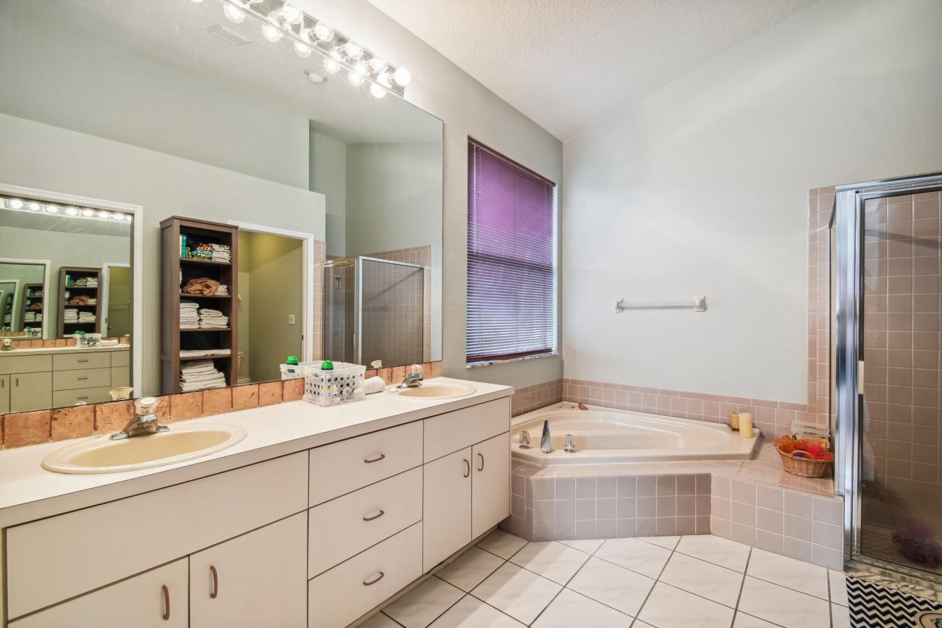 8424 Ridgebrook Circle, Odessa, FL, 33556, United States, 4 Bedrooms Bedrooms, ,3 BathroomsBathrooms,Residential,For Sale,8424 Ridgebrook Circle,1220559