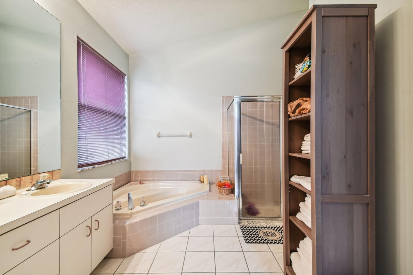 8424 Ridgebrook Circle, Odessa, FL, 33556, United States, 4 Bedrooms Bedrooms, ,3 BathroomsBathrooms,Residential,For Sale,8424 Ridgebrook Circle,1220559