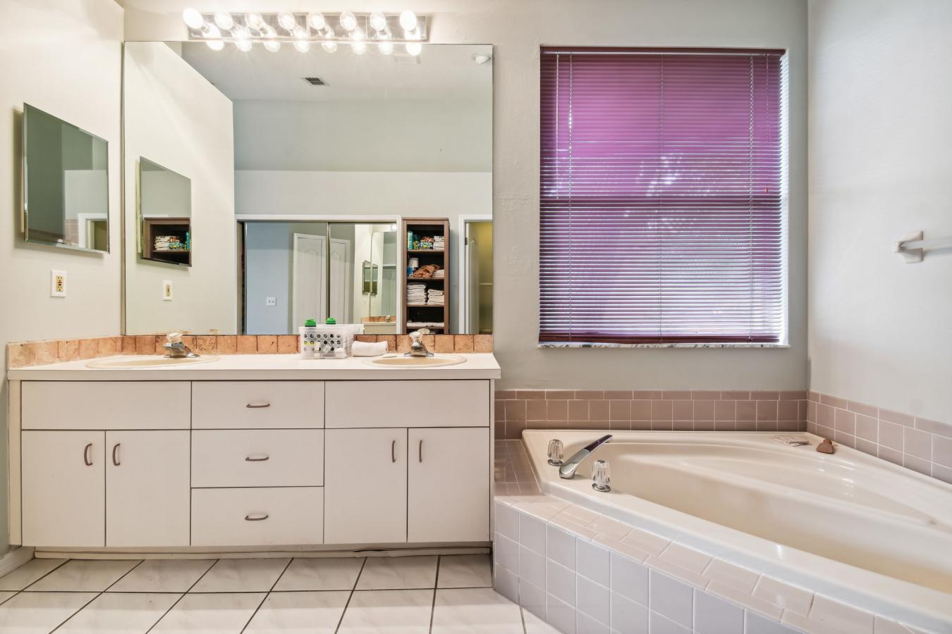 8424 Ridgebrook Circle, Odessa, FL, 33556, United States, 4 Bedrooms Bedrooms, ,3 BathroomsBathrooms,Residential,For Sale,8424 Ridgebrook Circle,1220559