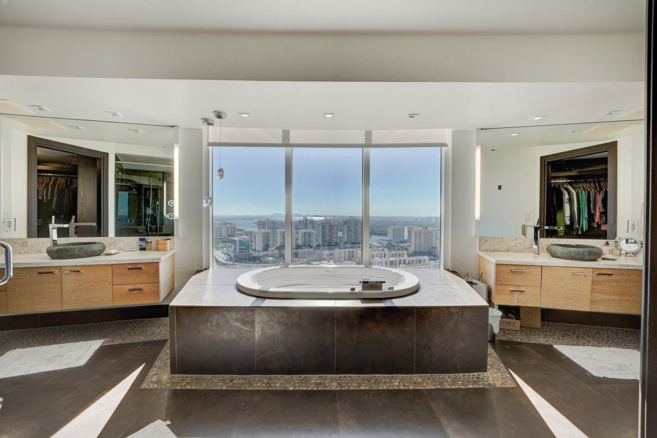 17201 Collins Avenue, Sunny Isles Beach, FL, 33160, United States, 4 Bedrooms Bedrooms, ,3 BathroomsBathrooms,Residential,For Sale,17201 Collins Avenue,1222442