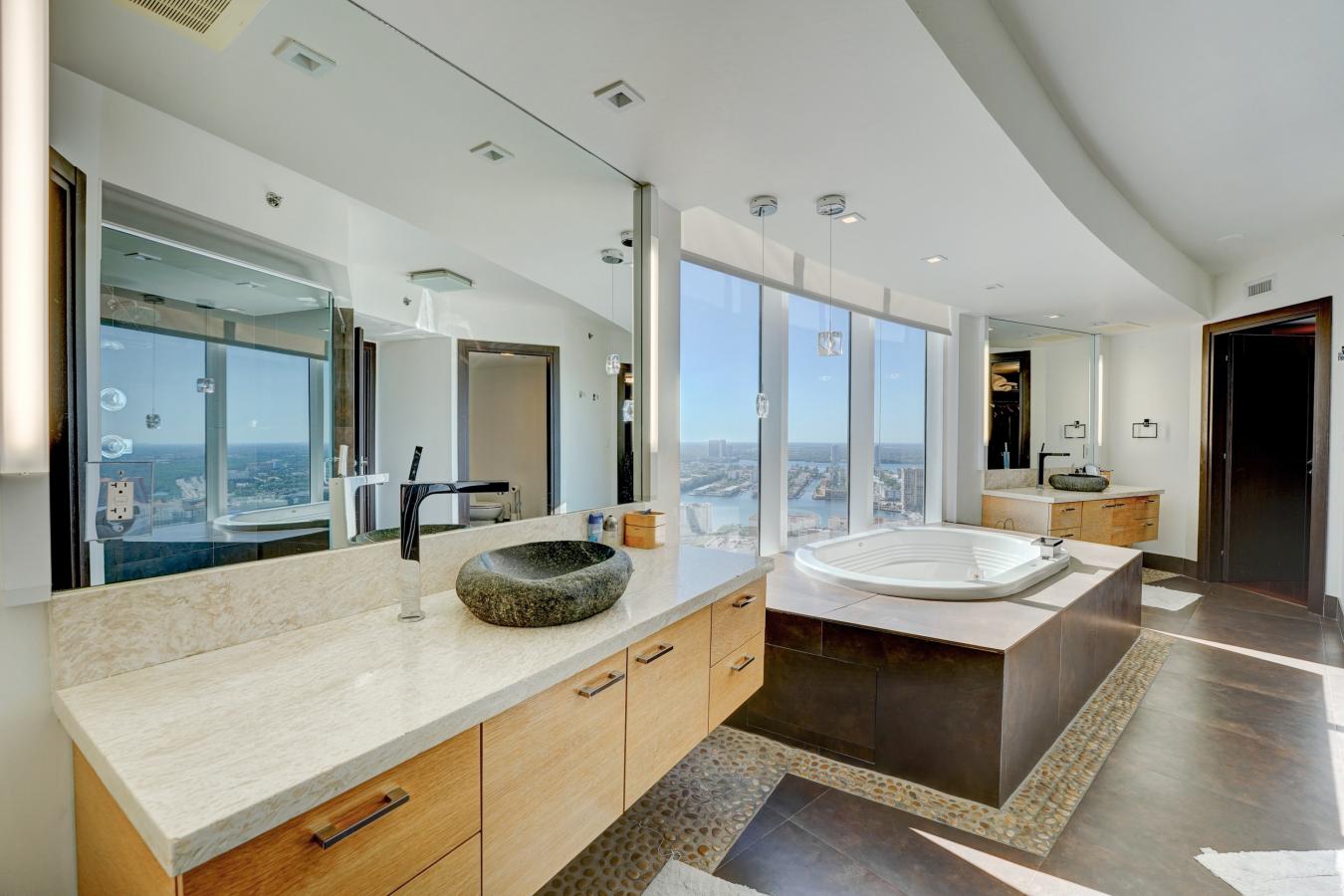 17201 Collins Avenue, Sunny Isles Beach, FL, 33160, United States, 4 Bedrooms Bedrooms, ,3 BathroomsBathrooms,Residential,For Sale,17201 Collins Avenue,1222442