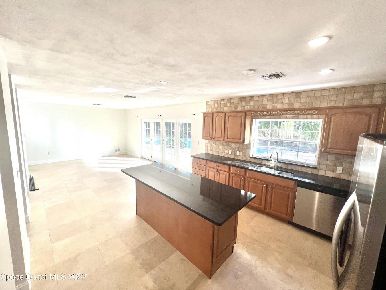 Spacious Melbourne Beach home for lease. This lovely property offers j – image 10