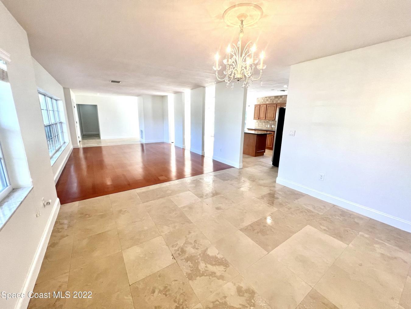 Spacious Melbourne Beach home for lease. This lovely property offers j – image 12