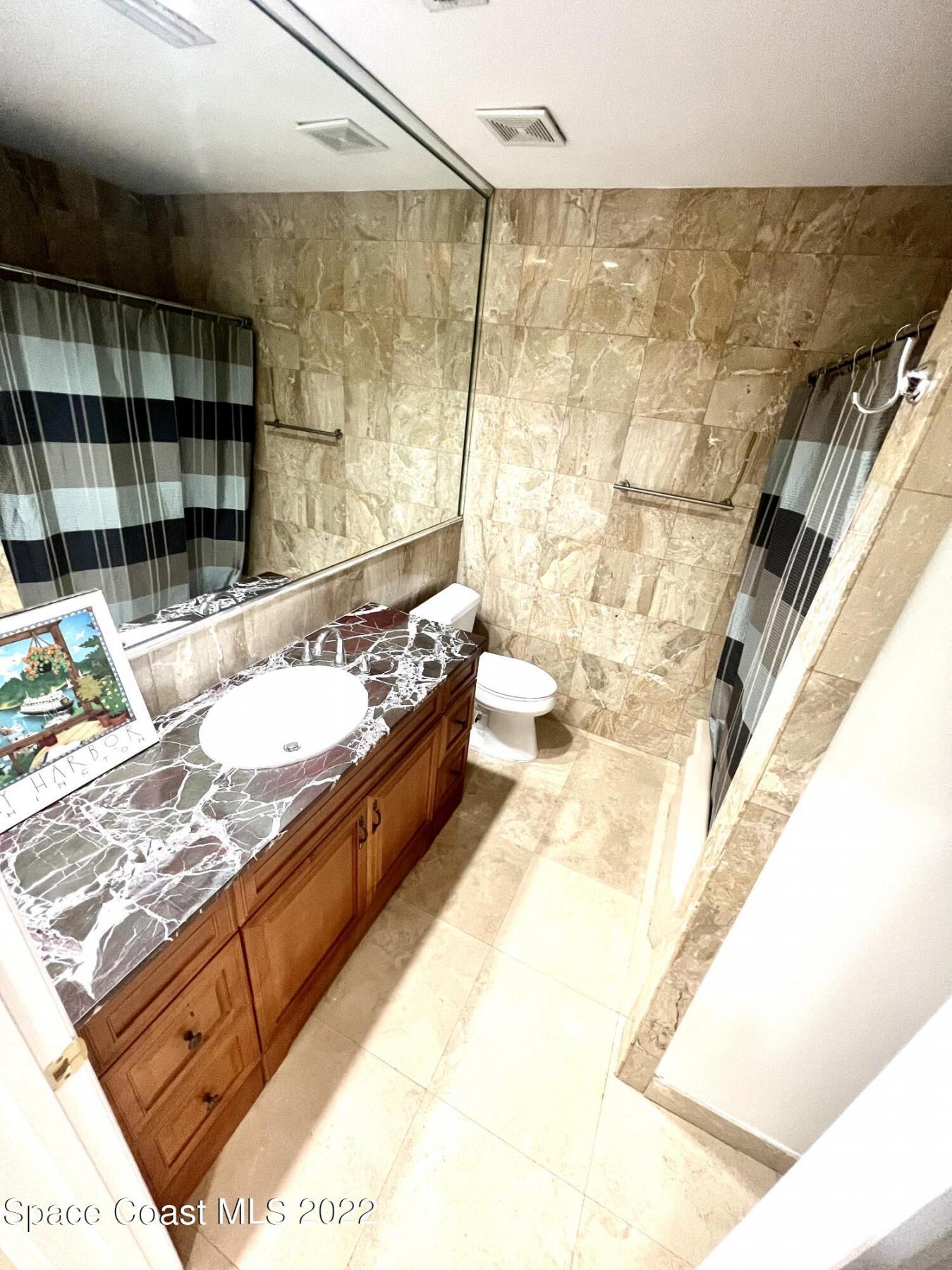 Spacious Melbourne Beach home for lease. This lovely property offers j – image 16