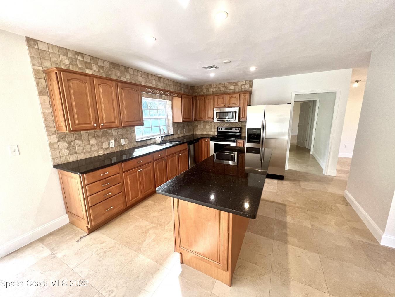 Spacious Melbourne Beach home for lease. This lovely property offers j – image 8