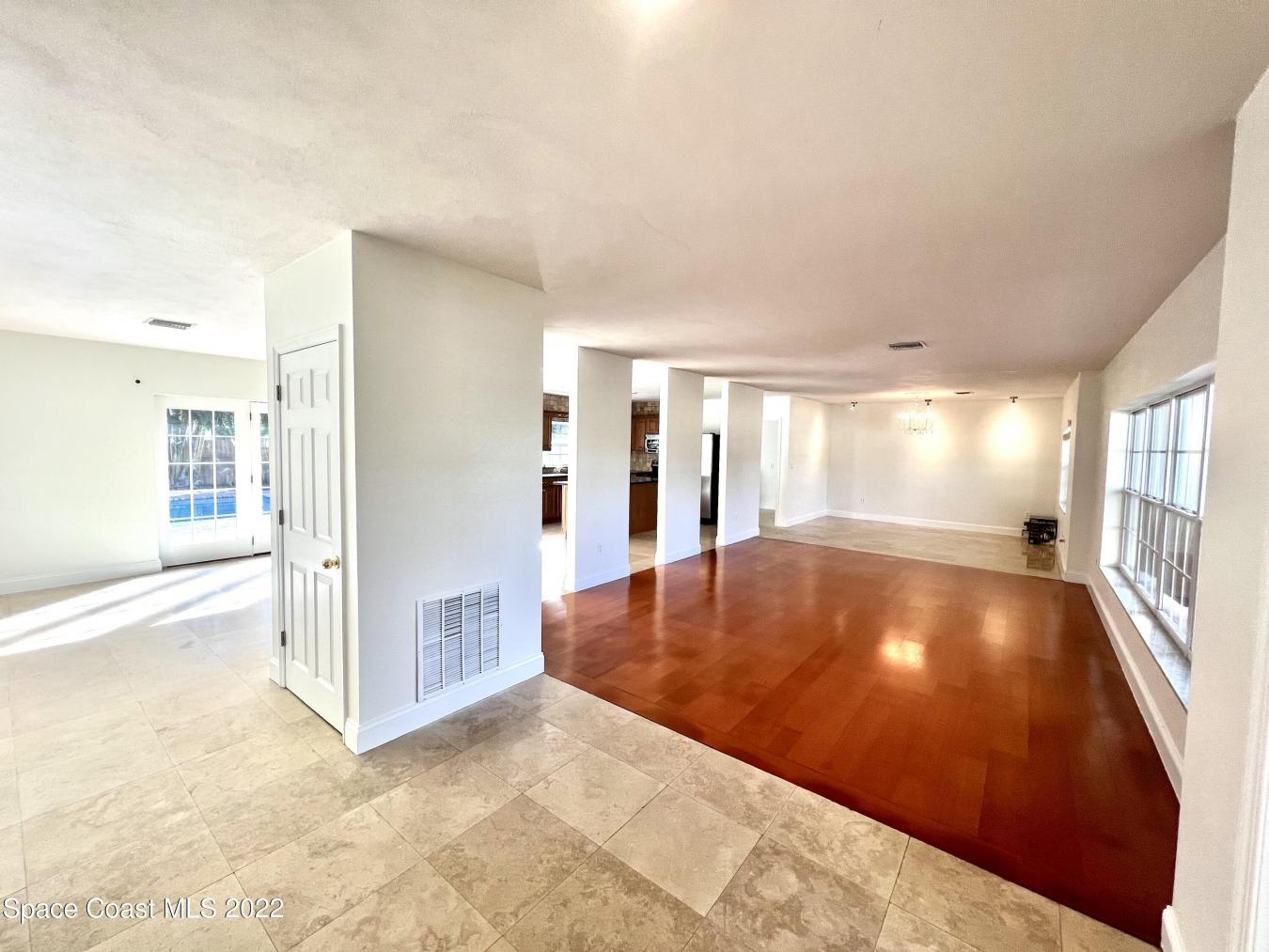 Spacious Melbourne Beach home for lease. This lovely property offers j – image 9
