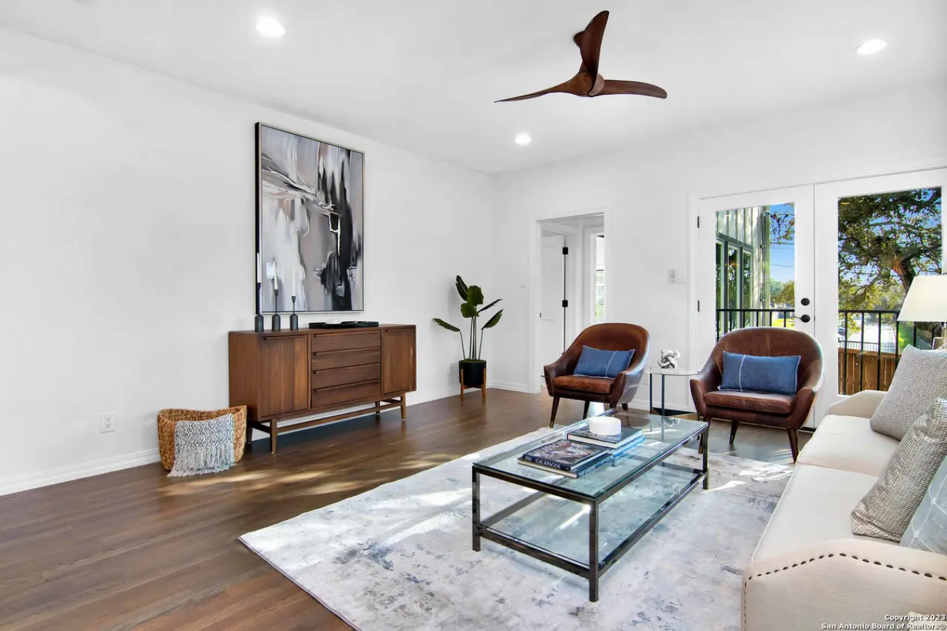 3570 2110 Travis Heights Boulevard, Austin, TX, 78704, United States, 4 Bedrooms Bedrooms, ,3 BathroomsBathrooms,Residential,For Sale,2110 Travis Heights Boulevard,1223087