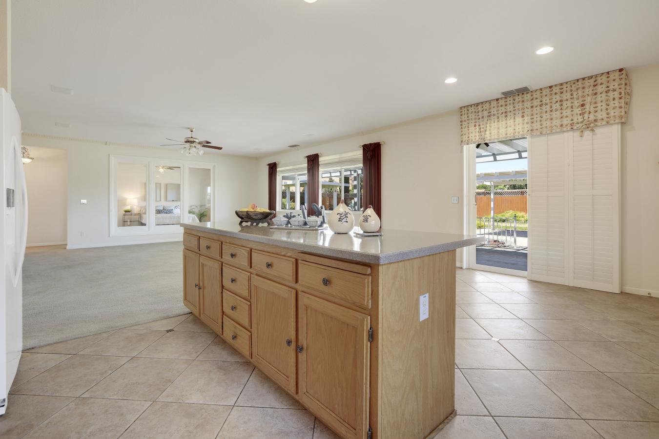 556 Ruby Drive, Vacaville, CA, 95687, United States, 5 Bedrooms Bedrooms, ,3 BathroomsBathrooms,Residential,For Sale,556 Ruby Drive,1226291
