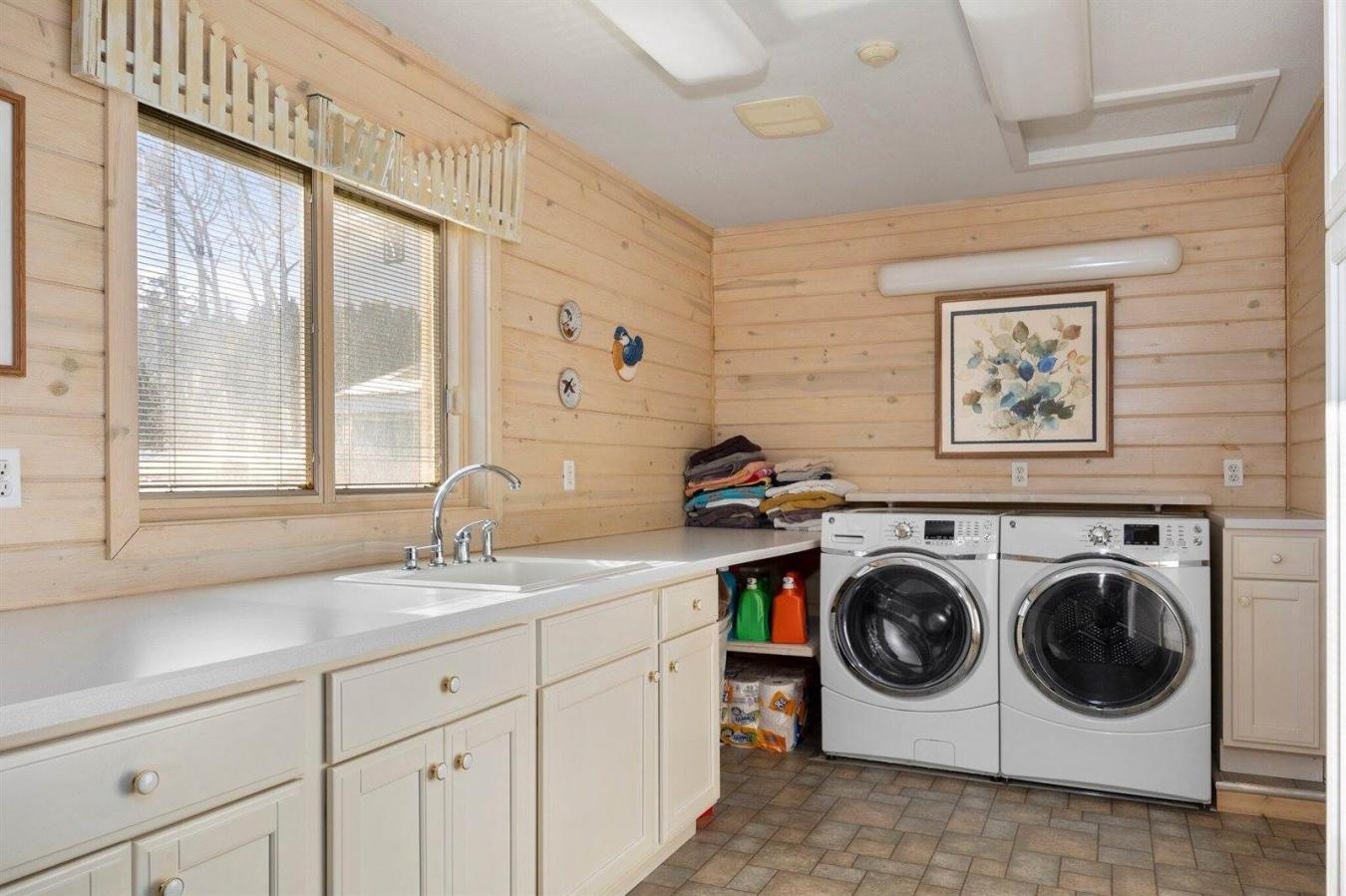 103 Hillside Avenue, Prudenville, Michigan, 48651, United States, 4 Bedrooms Bedrooms, ,3 BathroomsBathrooms,Residential,For Sale,103 Hillside Avenue,1230346