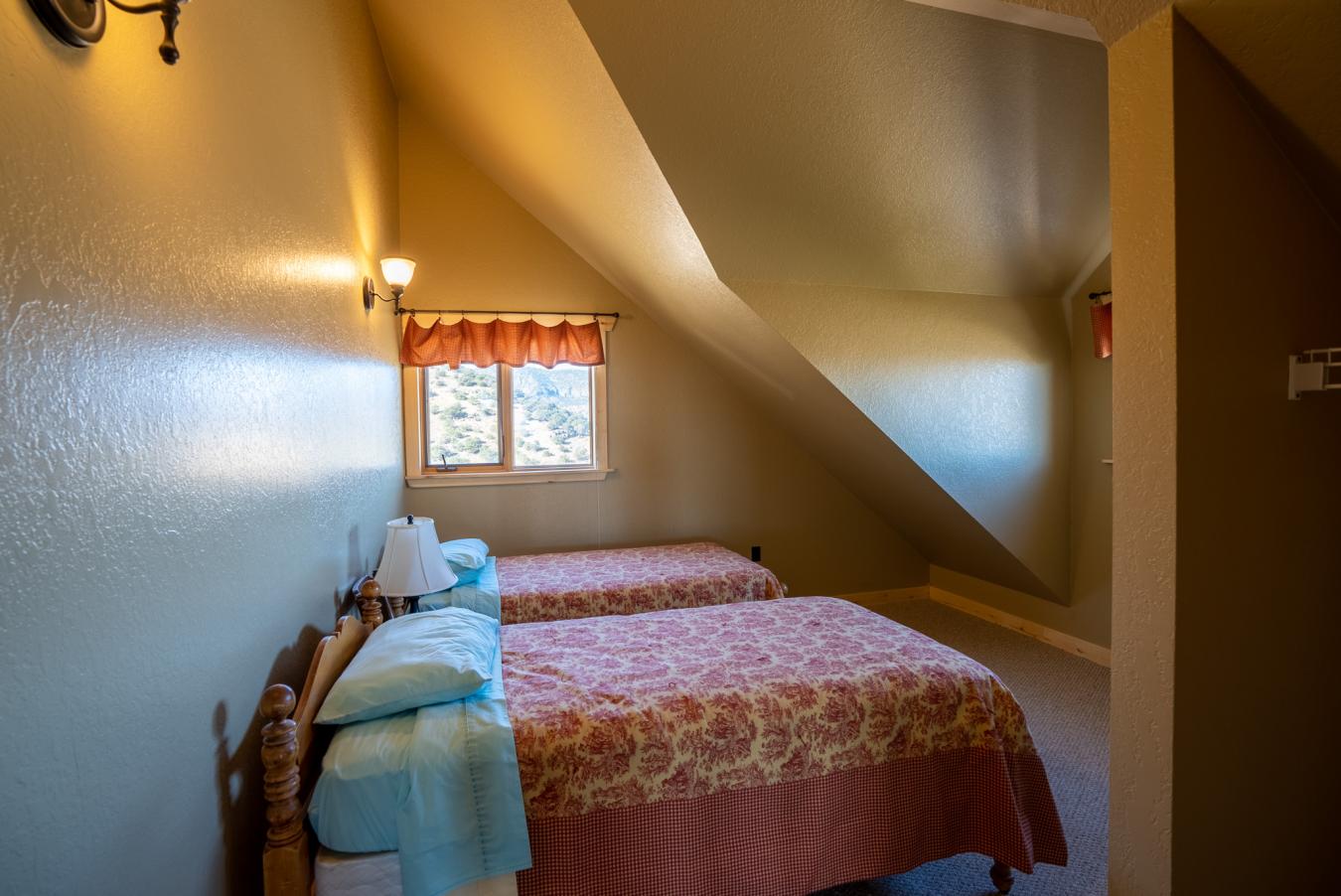 37520 COUNTY RD E39, Del Norte, CO, 81132, United States, 6 Bedrooms Bedrooms, ,3 BathroomsBathrooms,Residential,For Sale,37520 COUNTY RD E39,1231127