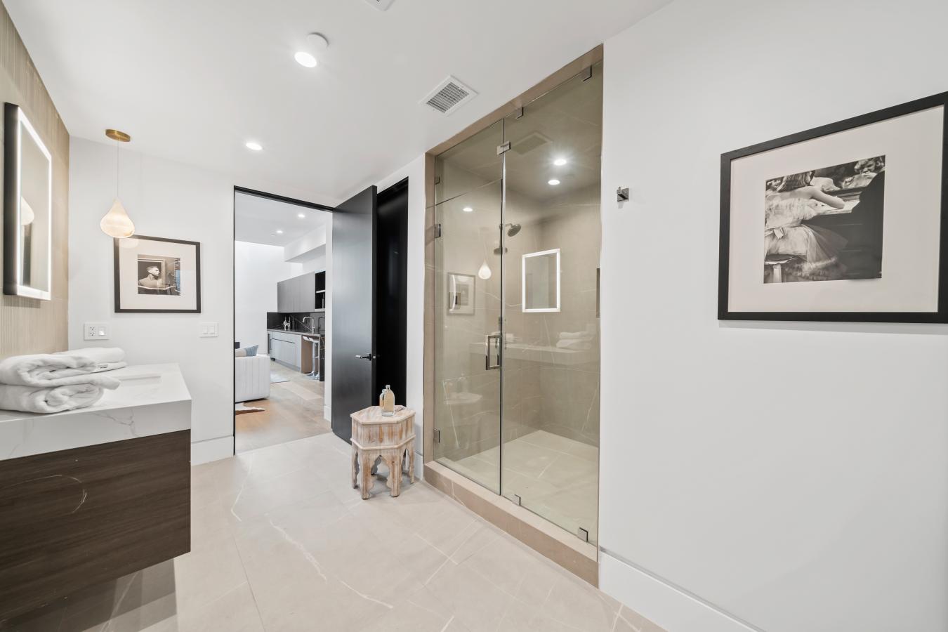 4130 Hayvenhurst Avenue, Encino, CA, 91436, United States, 6 Bedrooms Bedrooms, ,7 BathroomsBathrooms,Residential,For Sale,4130 Hayvenhurst Avenue,1235793