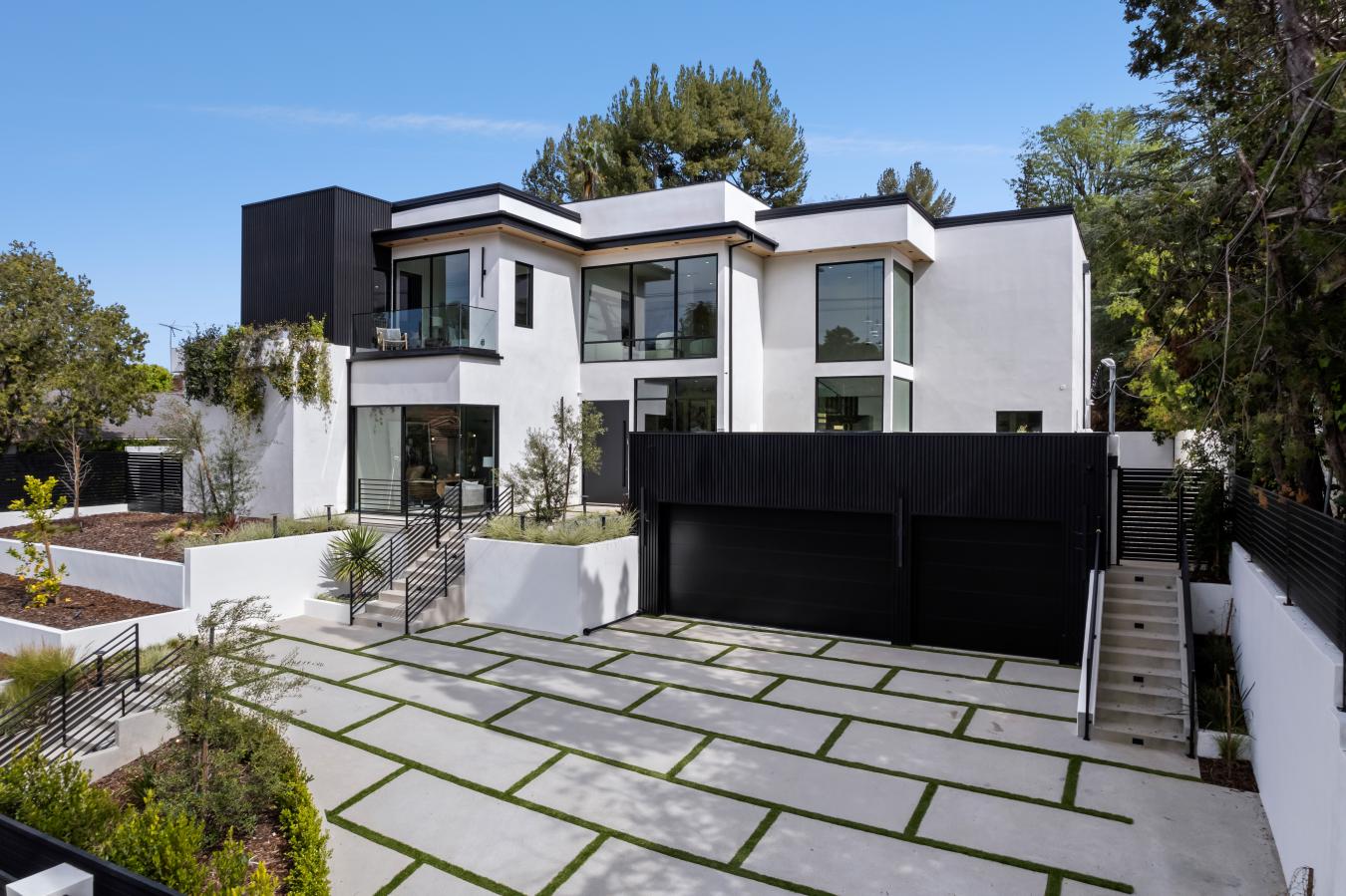 4130 Hayvenhurst Avenue, Encino, CA, 91436, United States, 6 Bedrooms Bedrooms, ,7 BathroomsBathrooms,Residential,For Sale,4130 Hayvenhurst Avenue,1235793
