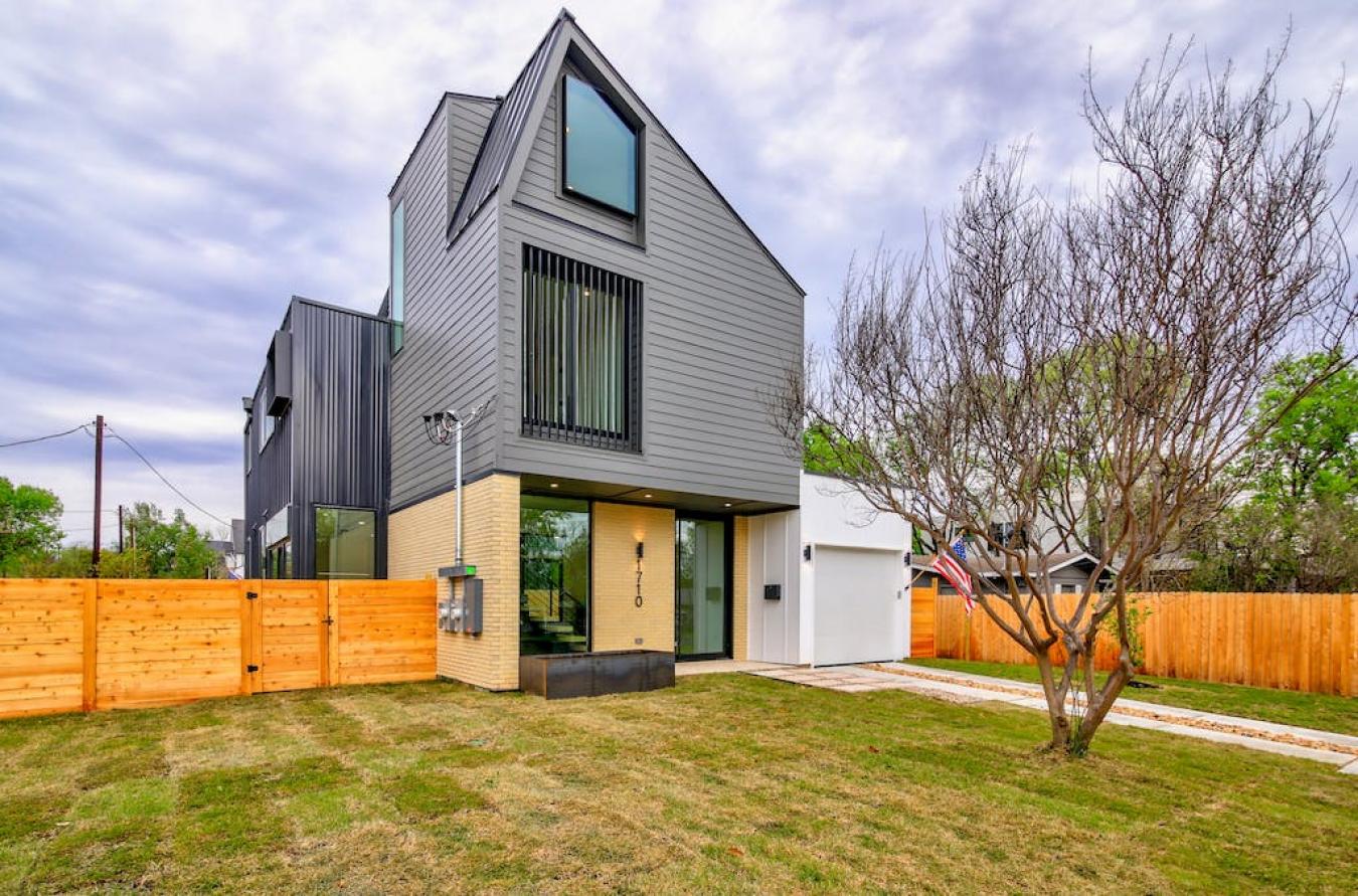 1710 Kinney Avenue, Austin, Texas, 78704, United States, 4 Bedrooms Bedrooms, ,3 BathroomsBathrooms,Residential,For Sale,1710 Kinney Avenue,1239548