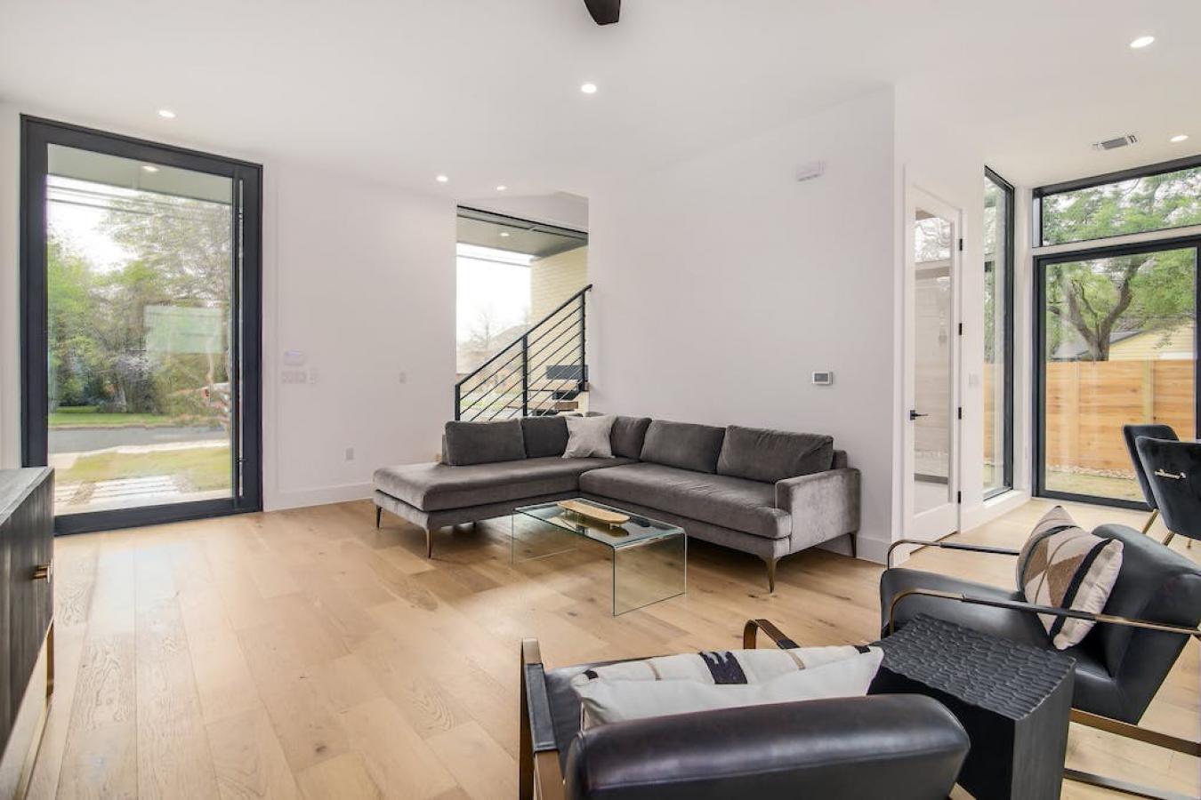 1710 Kinney Avenue, Austin, Texas, 78704, United States, 4 Bedrooms Bedrooms, ,3 BathroomsBathrooms,Residential,For Sale,1710 Kinney Avenue,1239548