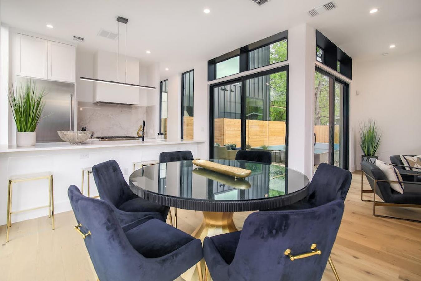 1710 Kinney Avenue, Austin, Texas, 78704, United States, 4 Bedrooms Bedrooms, ,3 BathroomsBathrooms,Residential,For Sale,1710 Kinney Avenue,1239548