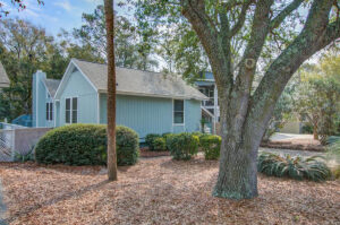 4 Lake Village, Isle of Palms, South Carolina, 29451, United States, 3 Bedrooms Bedrooms, ,2 BathroomsBathrooms,Residential,For Sale,4 Lake Village,1247866